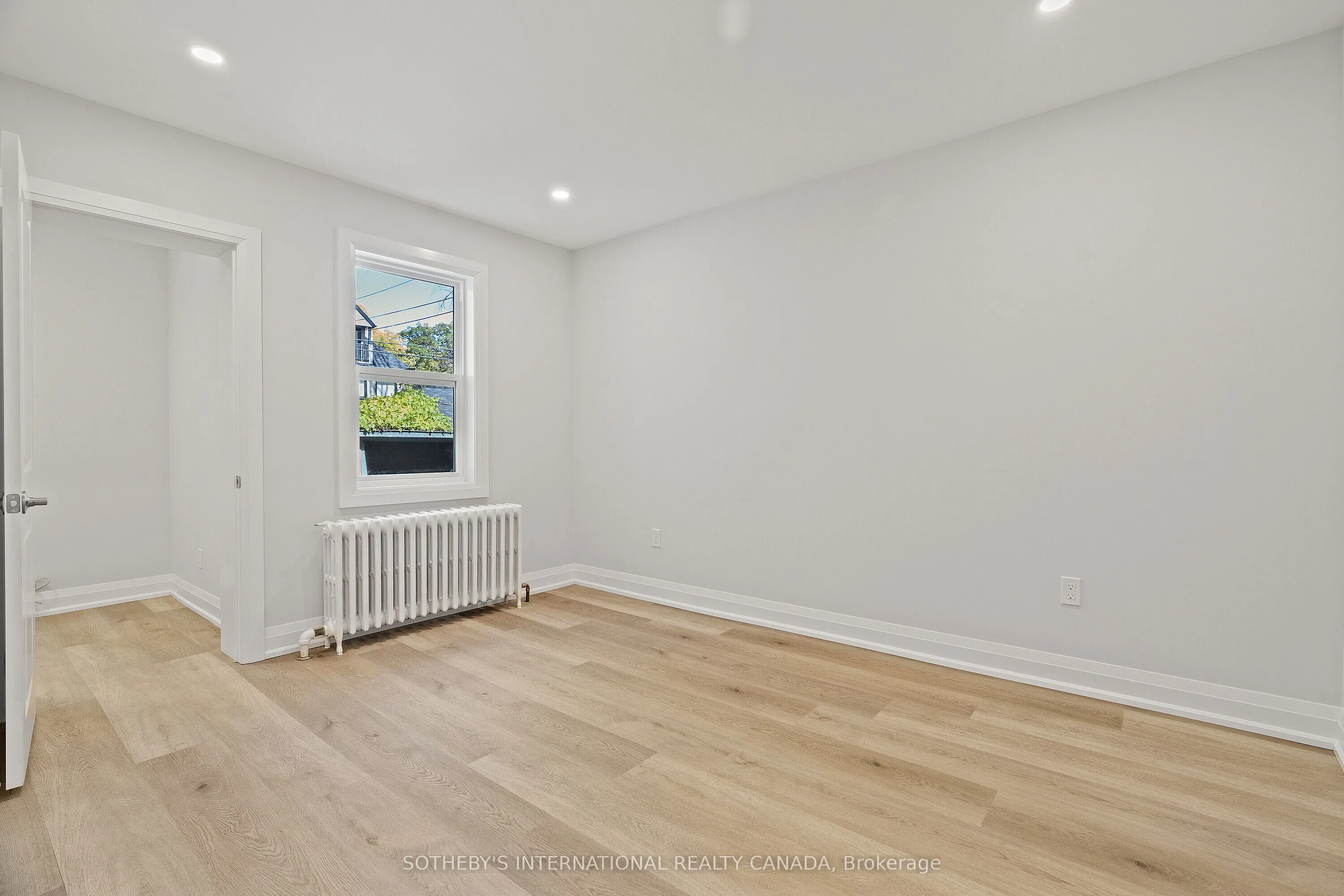 30 Strathgowan Avenue, #Main