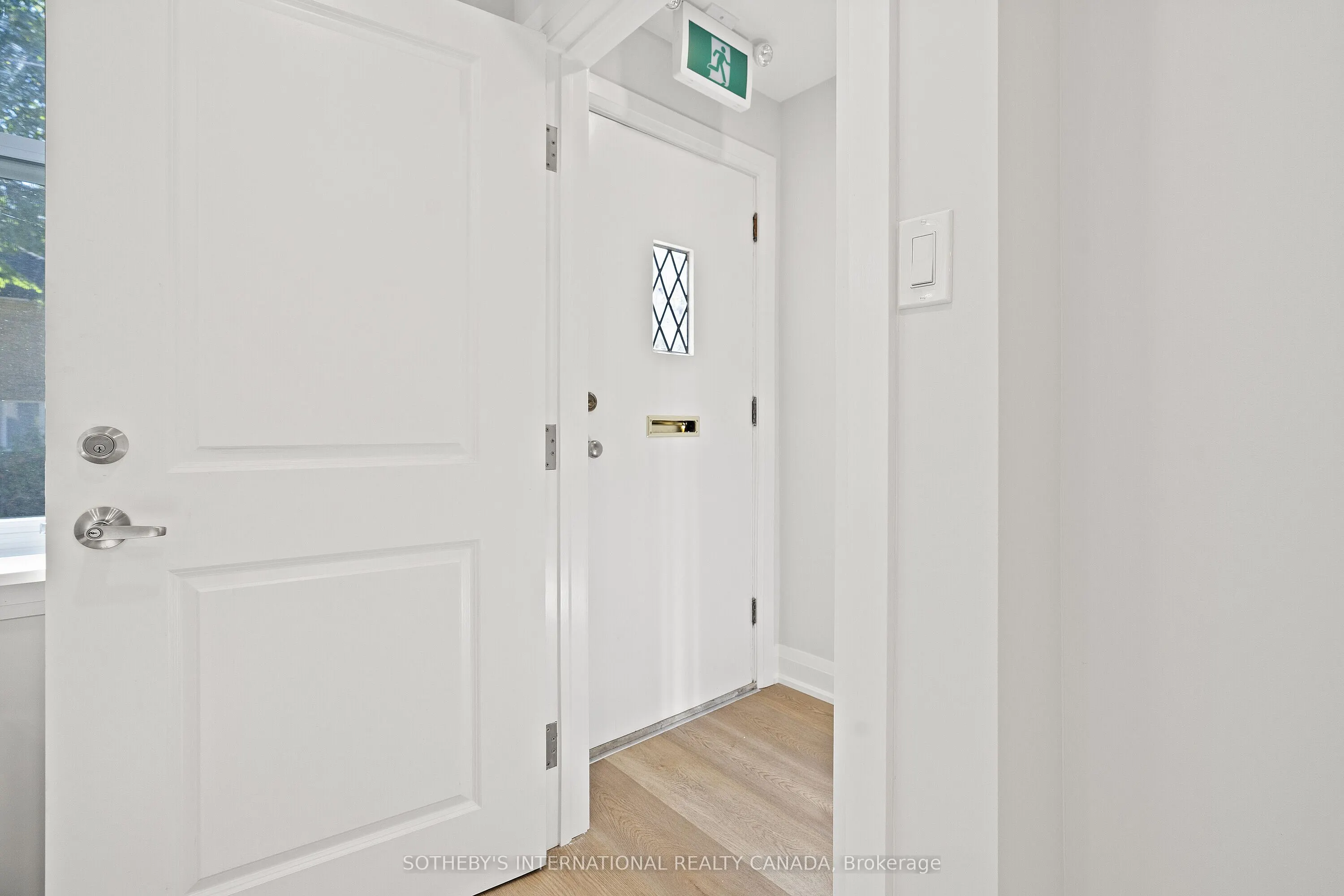 30 Strathgowan Avenue, #Main
