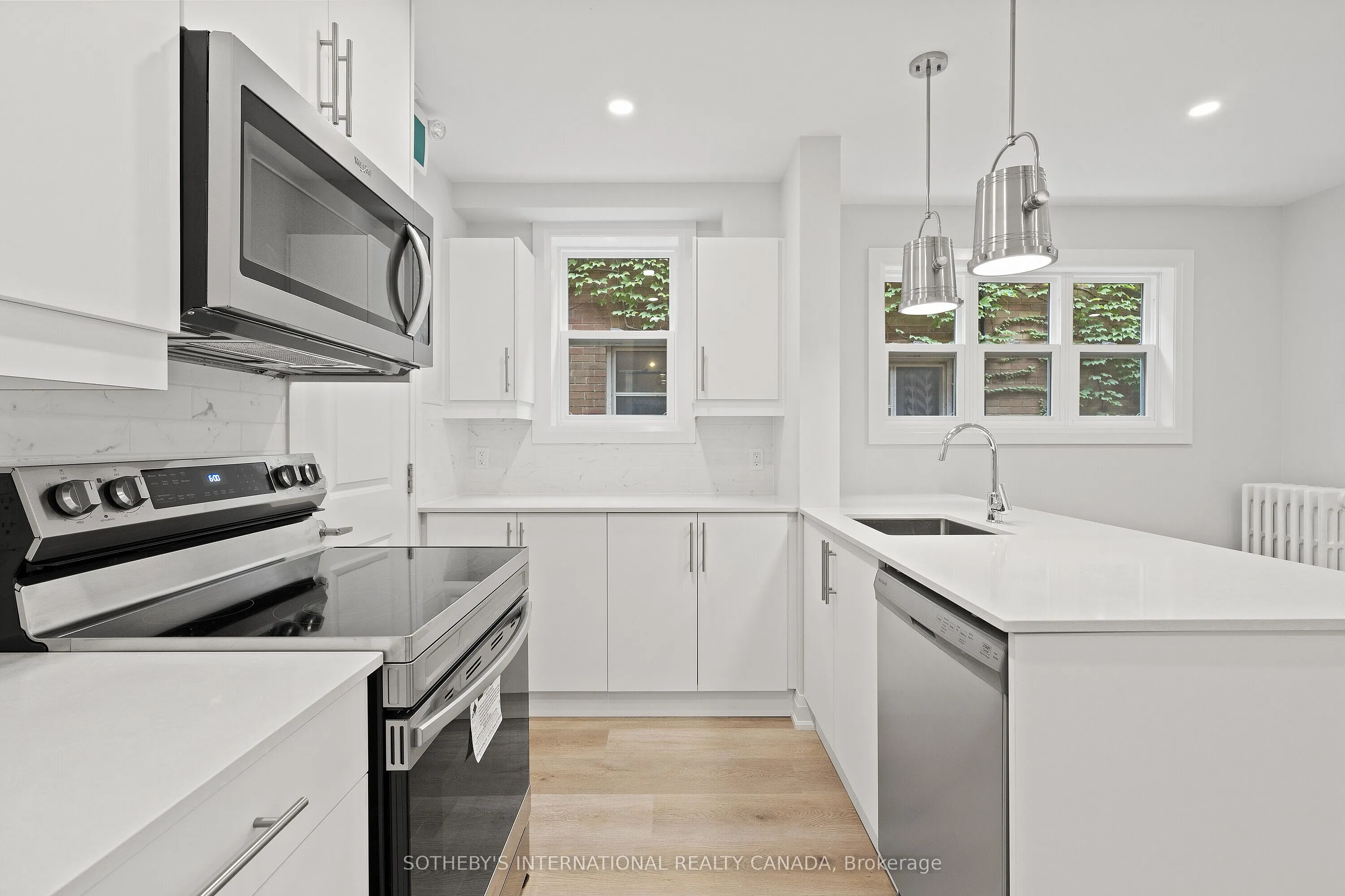 30 Strathgowan Avenue, #Main