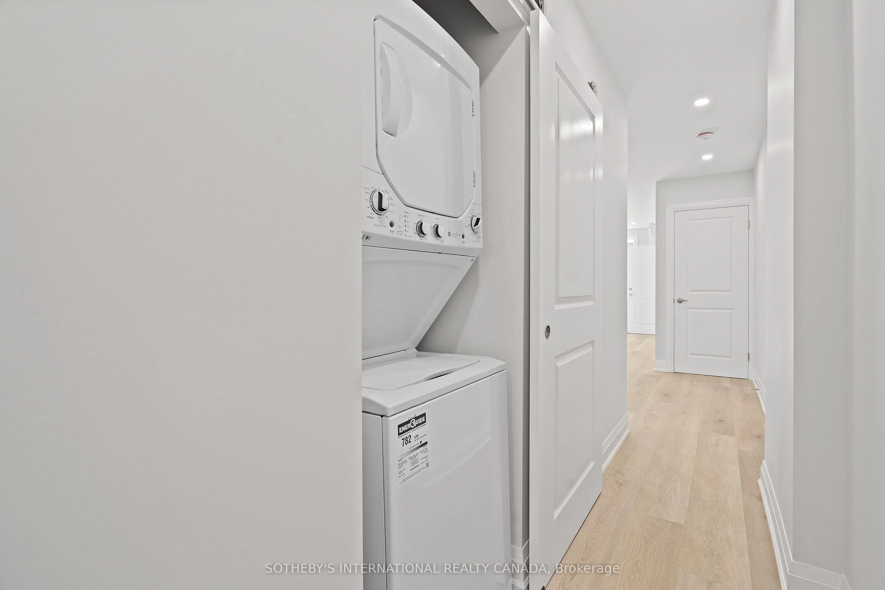 30 Strathgowan Avenue, #Main