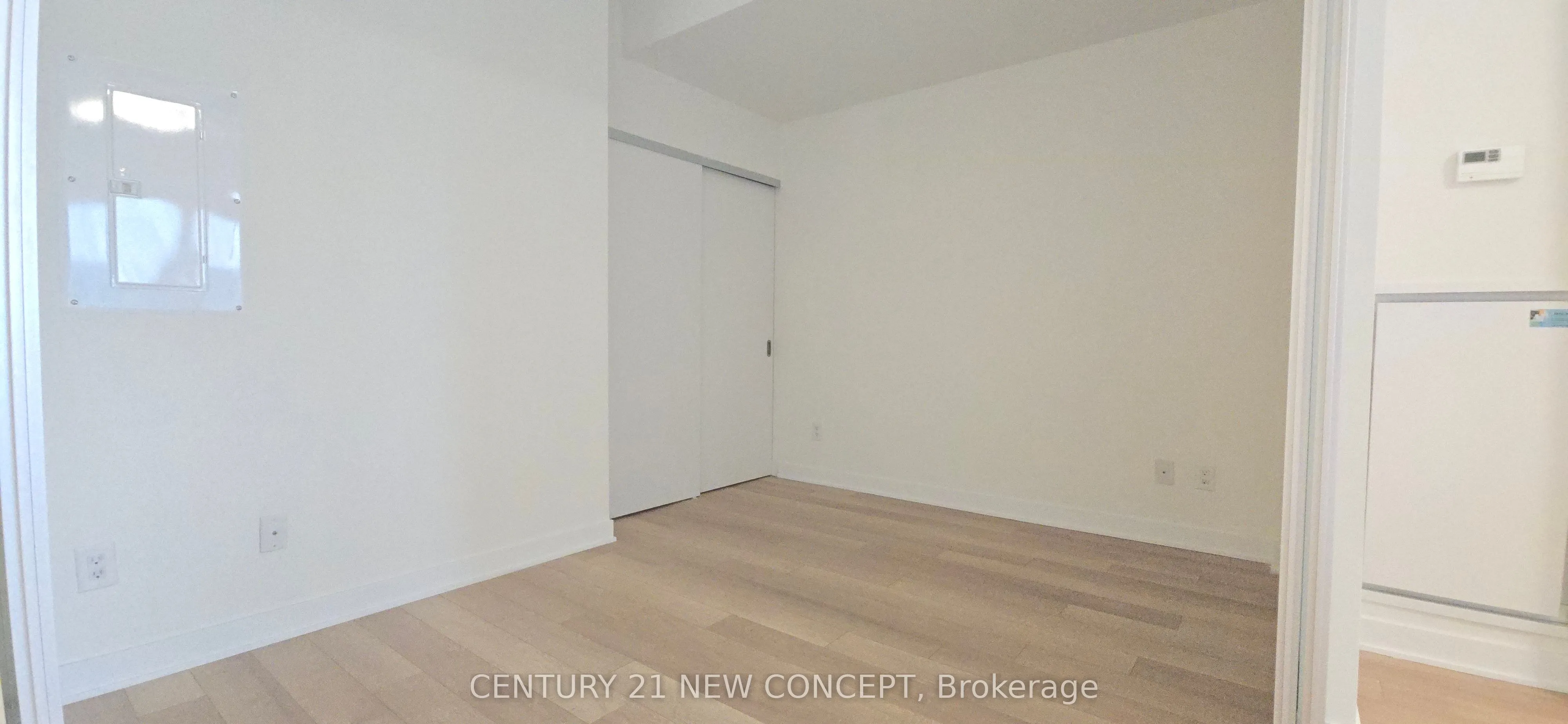 210 Simcoe Street, #1112
