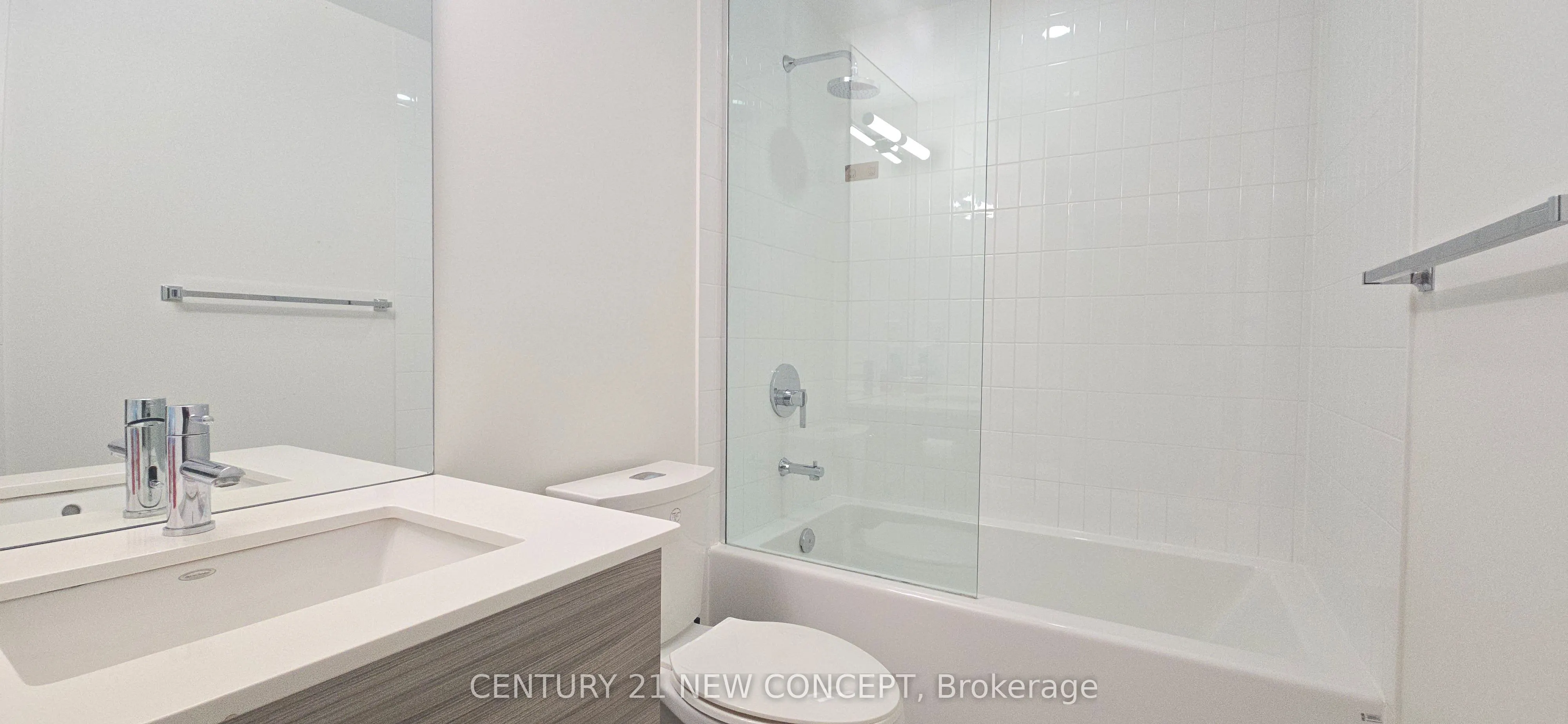 210 Simcoe Street, #1112