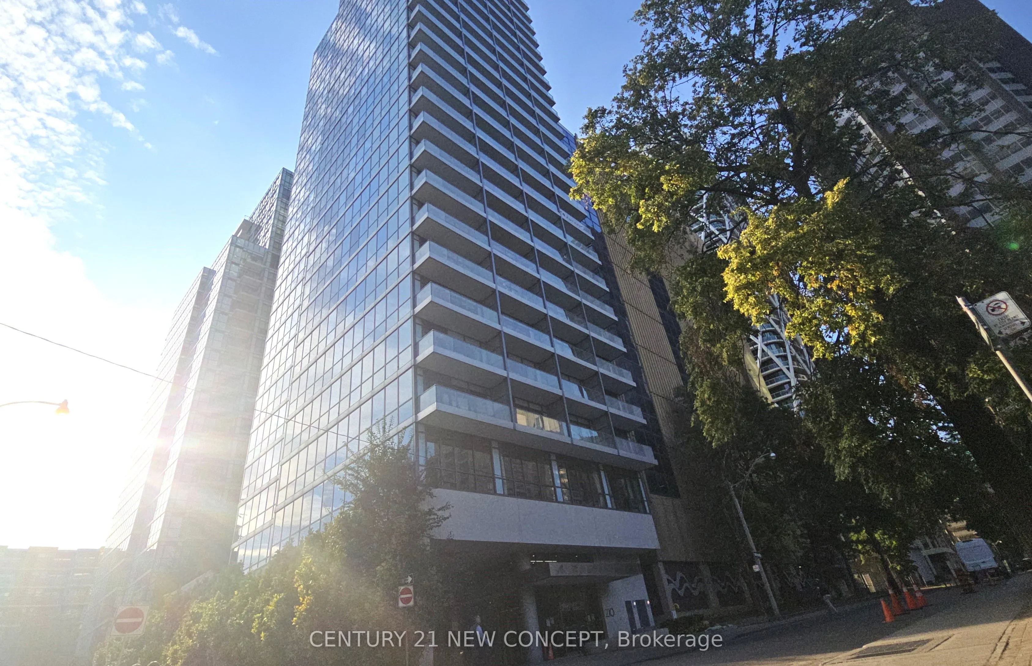 210 Simcoe Street, #1112