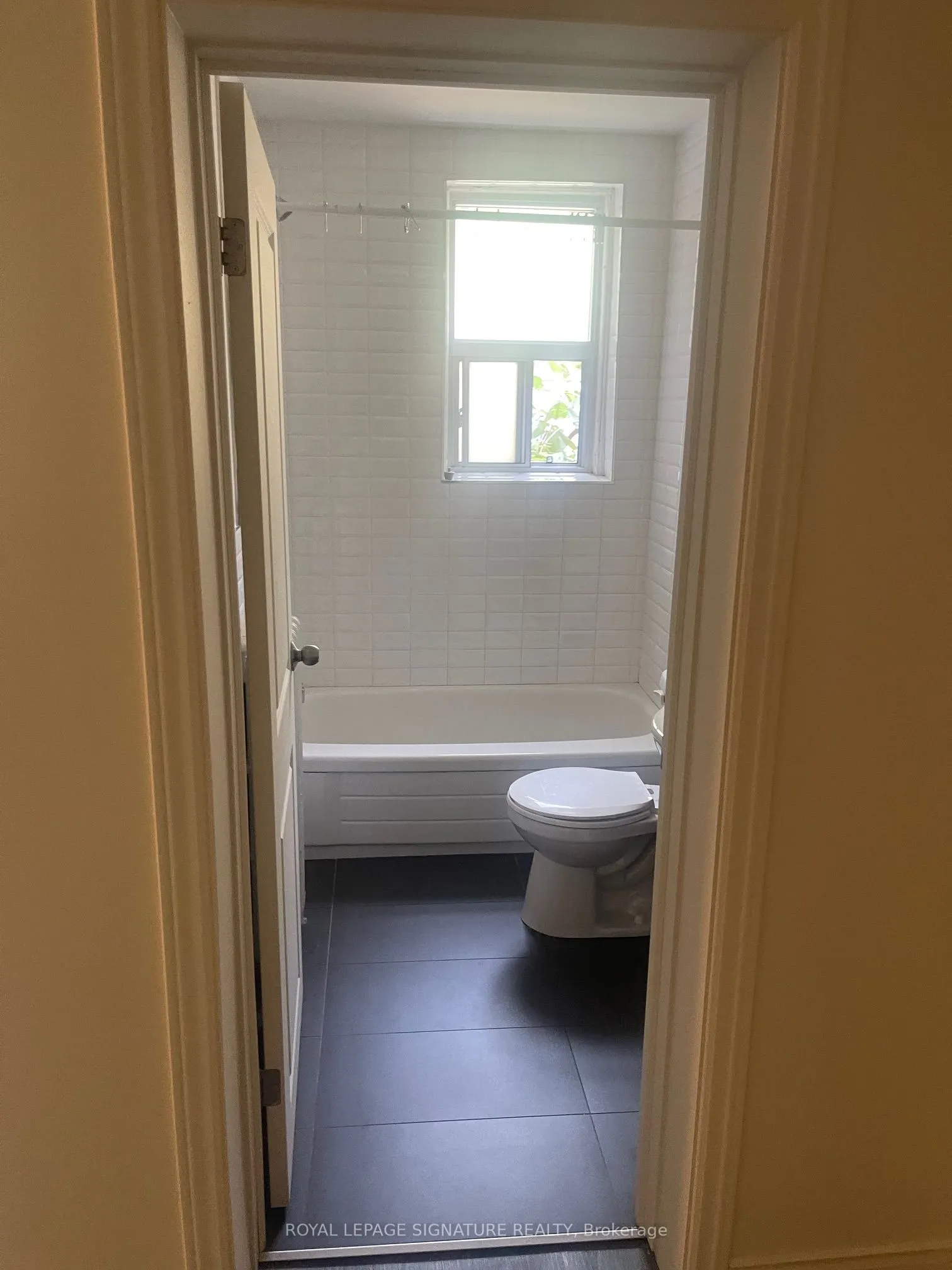 394 Dovercourt Road, #24