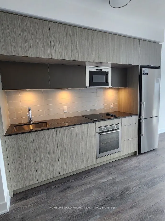 585 Bloor Street E, #3621