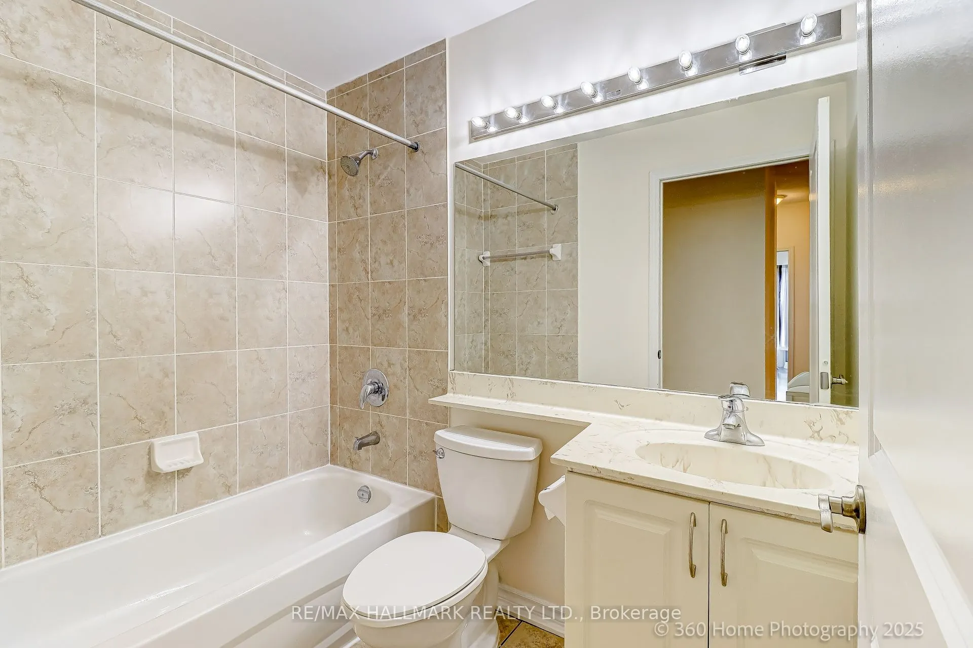 872 Sheppard Avenue W, #105
