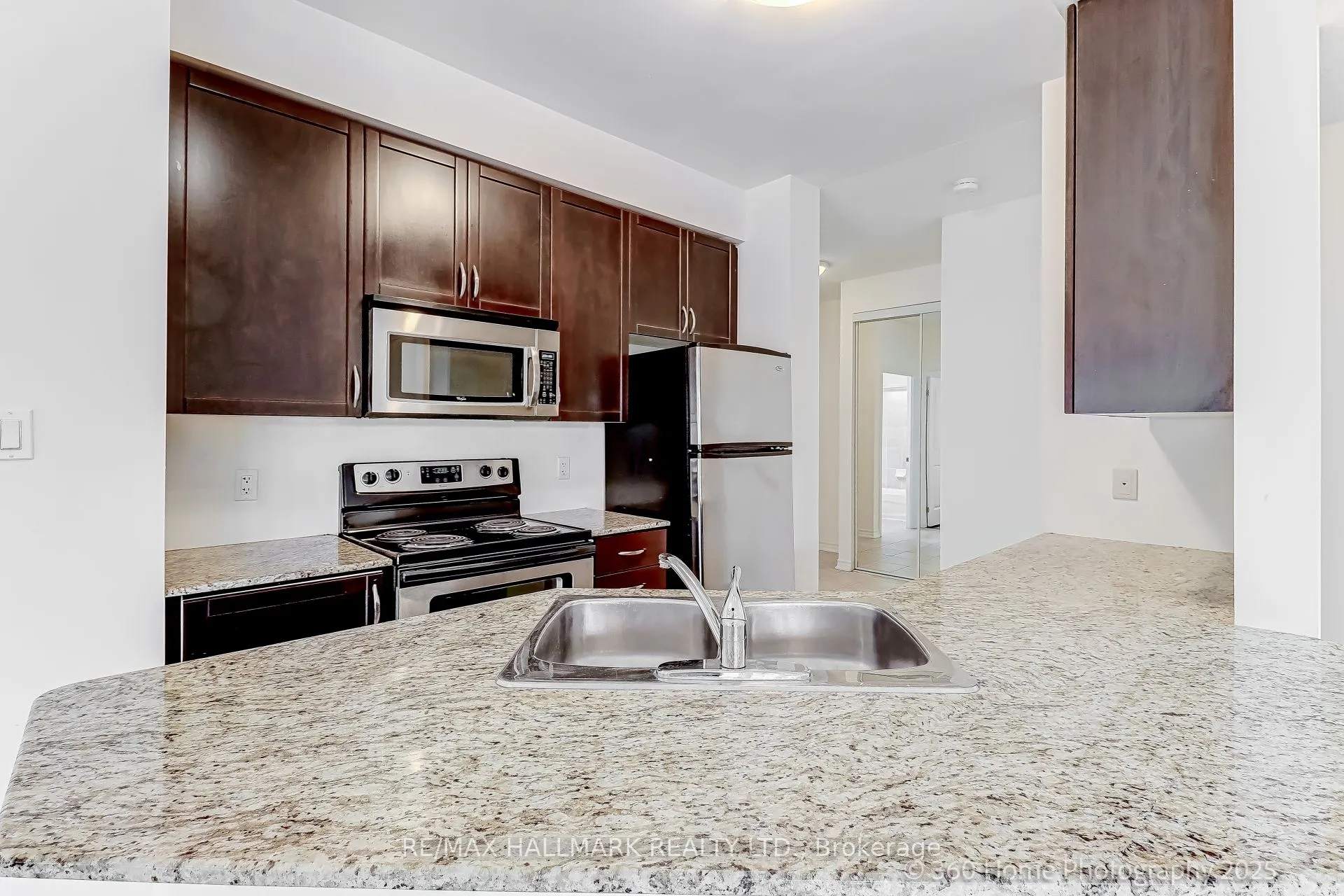 872 Sheppard Avenue W, #105