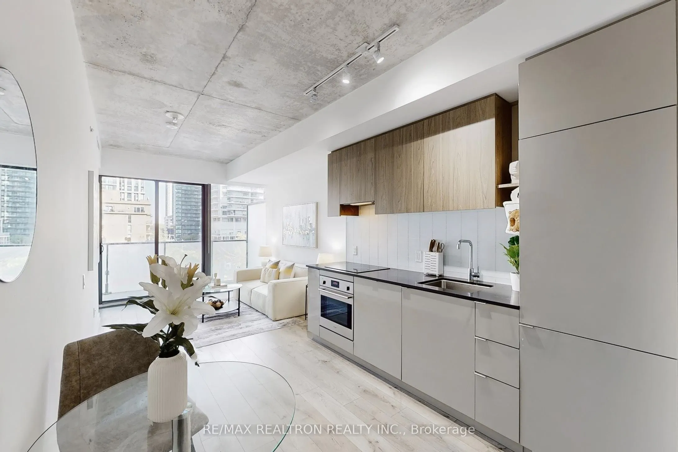 161 Roehampton Avenue, #508