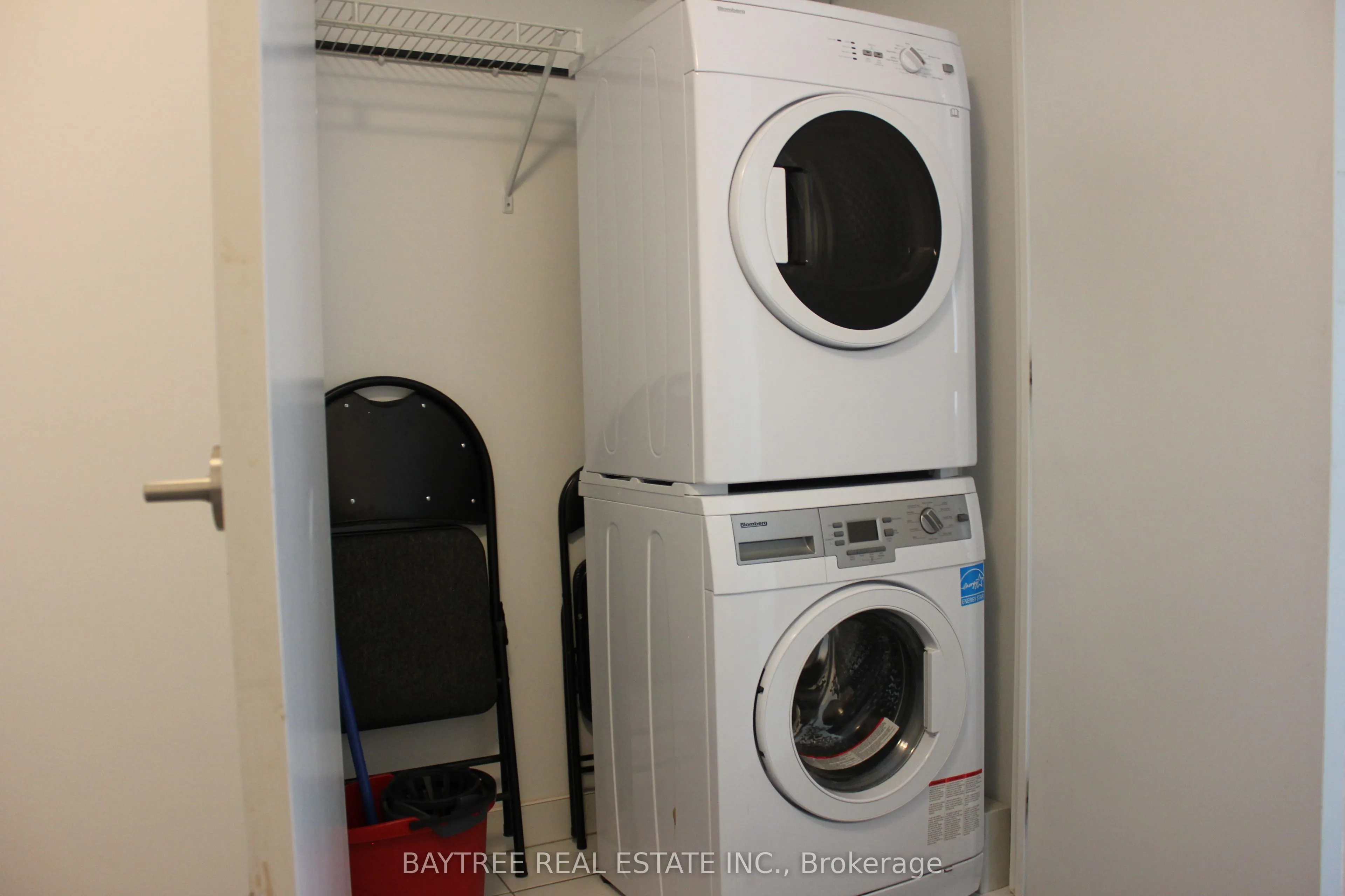 181 Dundas Street E, #1811