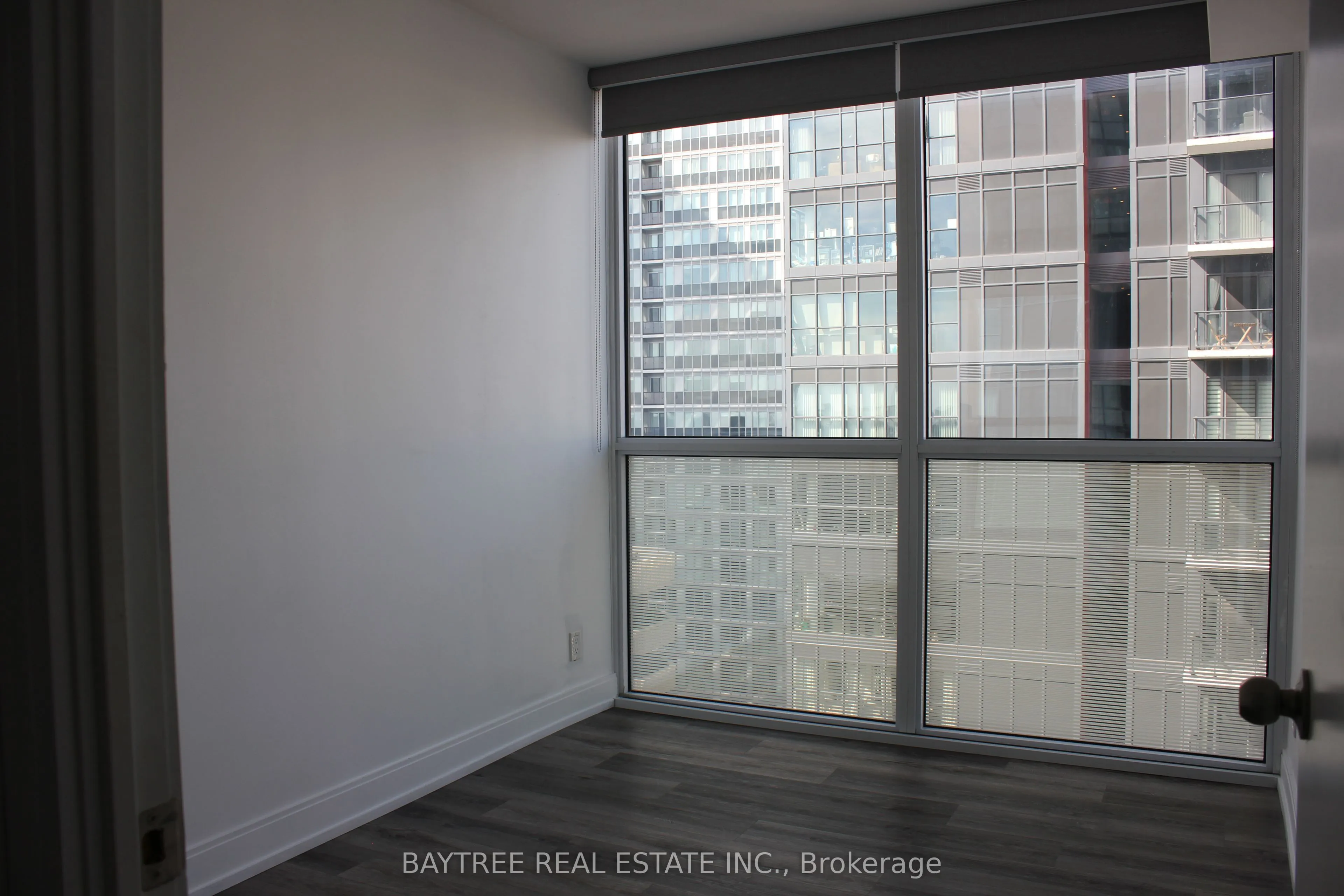 181 Dundas Street E, #1811