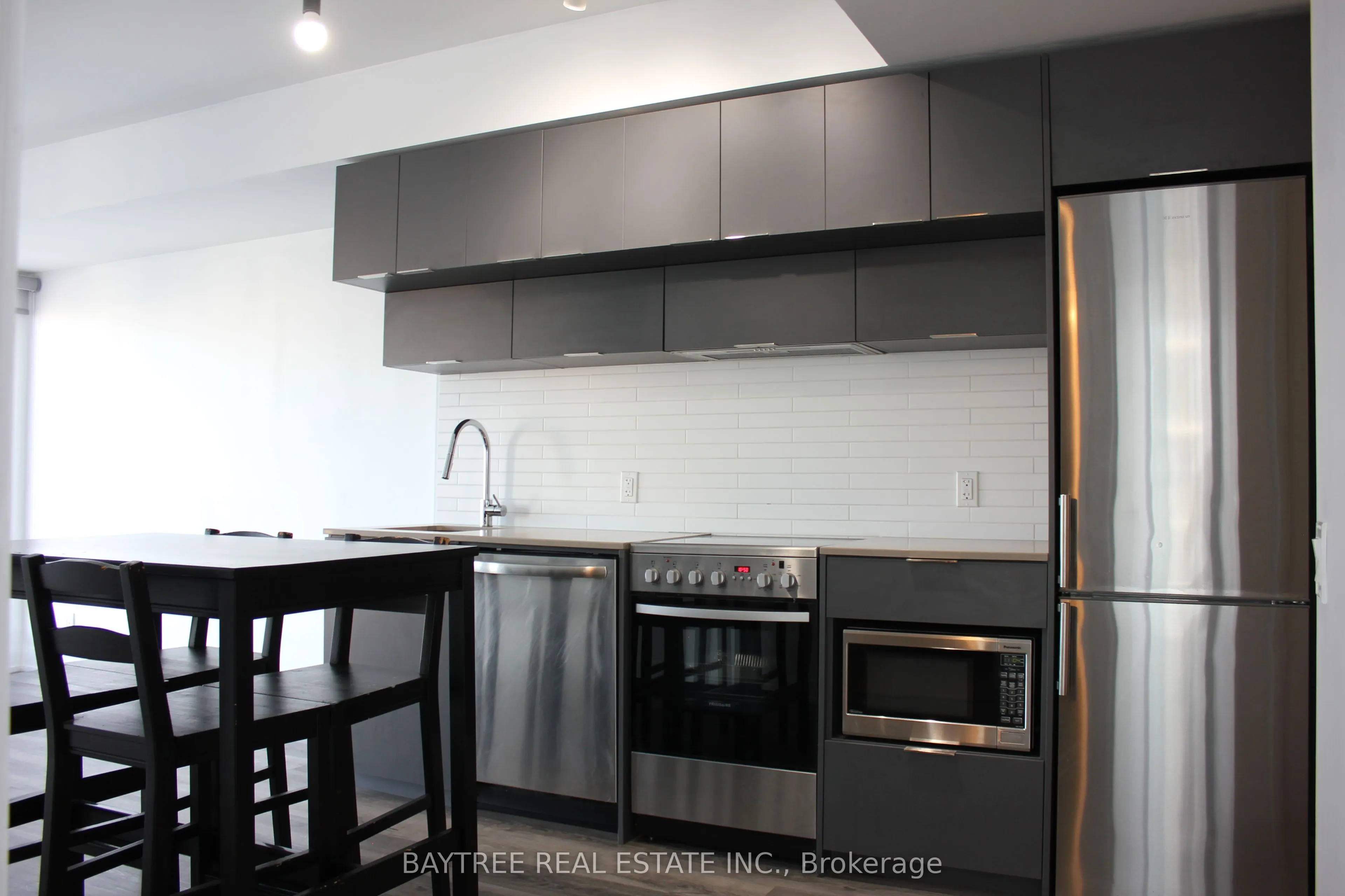 181 Dundas Street E, #1811