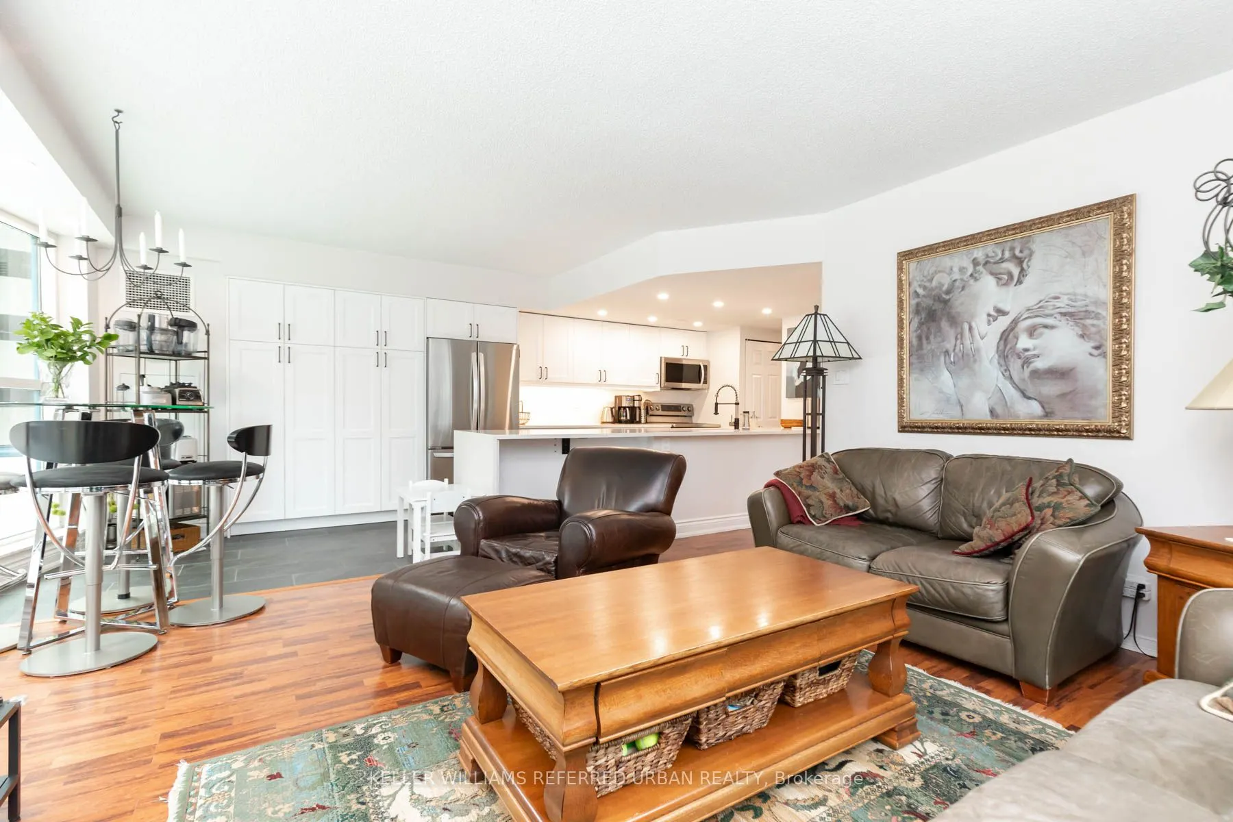 77 Harbour Square, #302