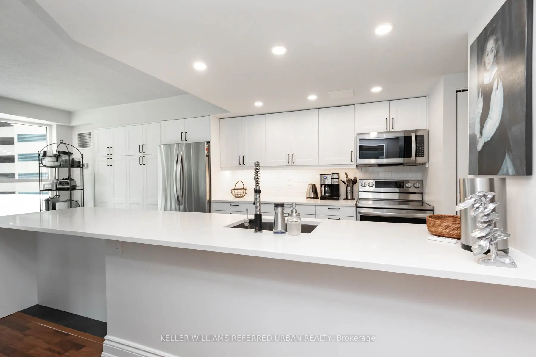 77 Harbour Square, #302
