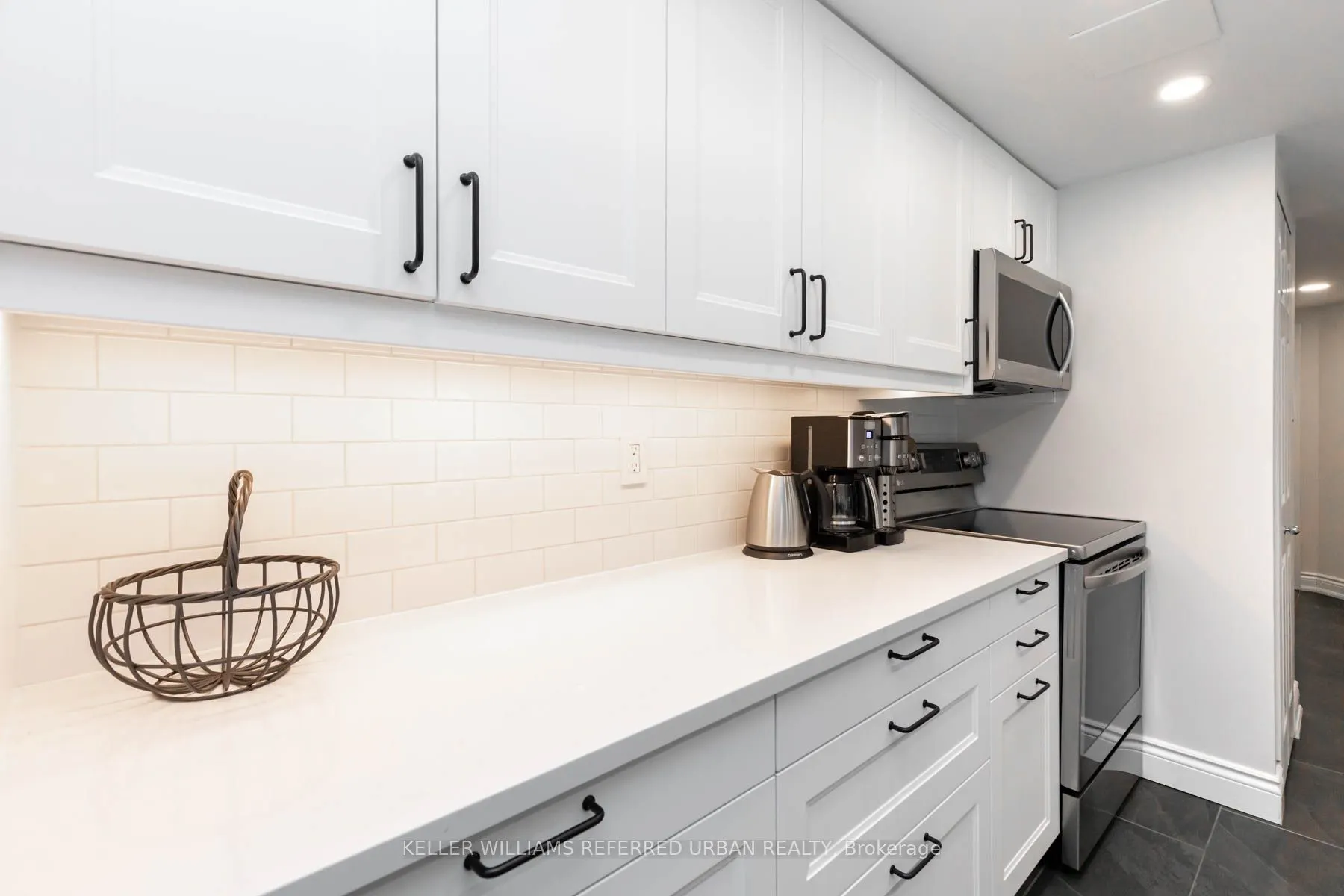 77 Harbour Square, #302