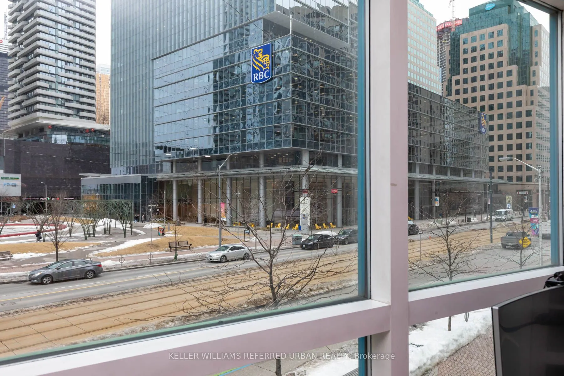 77 Harbour Square, #302