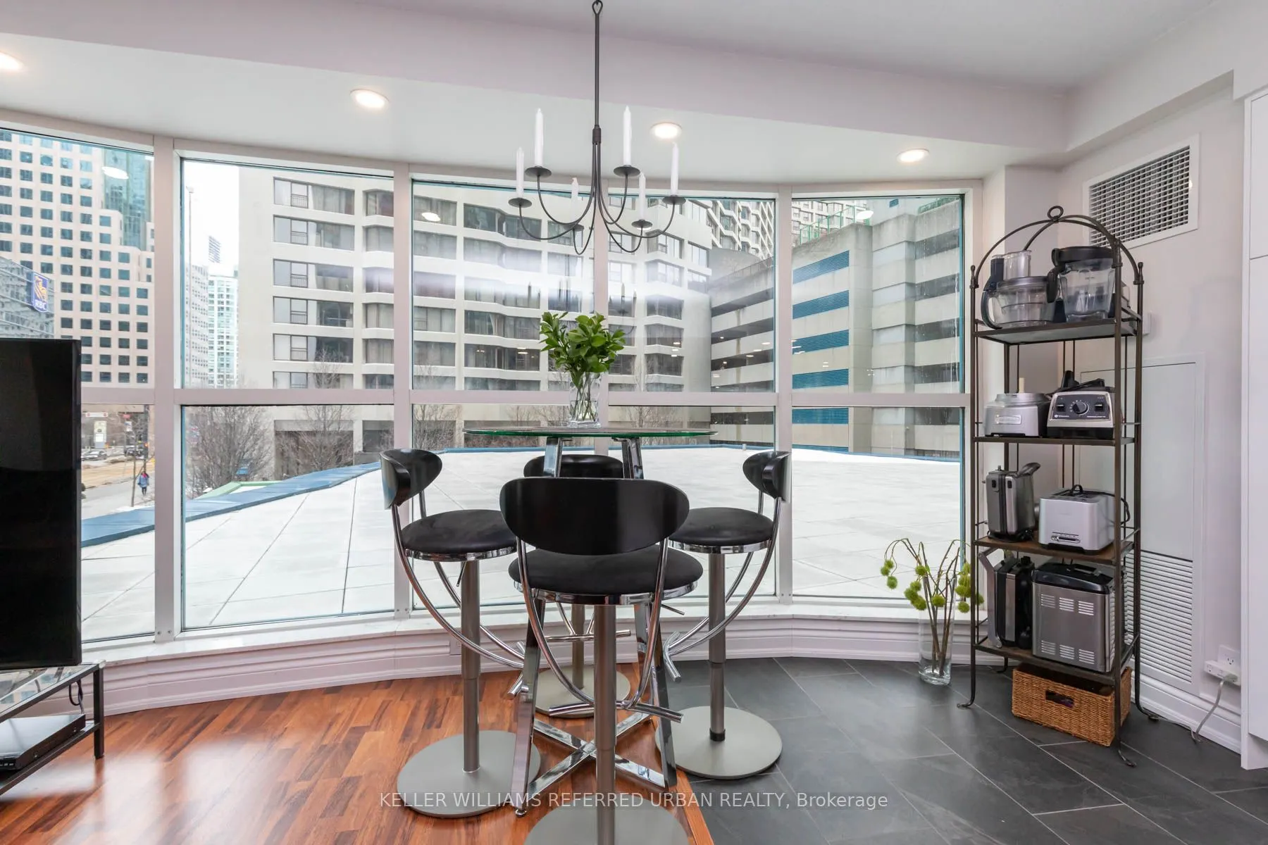 77 Harbour Square, #302