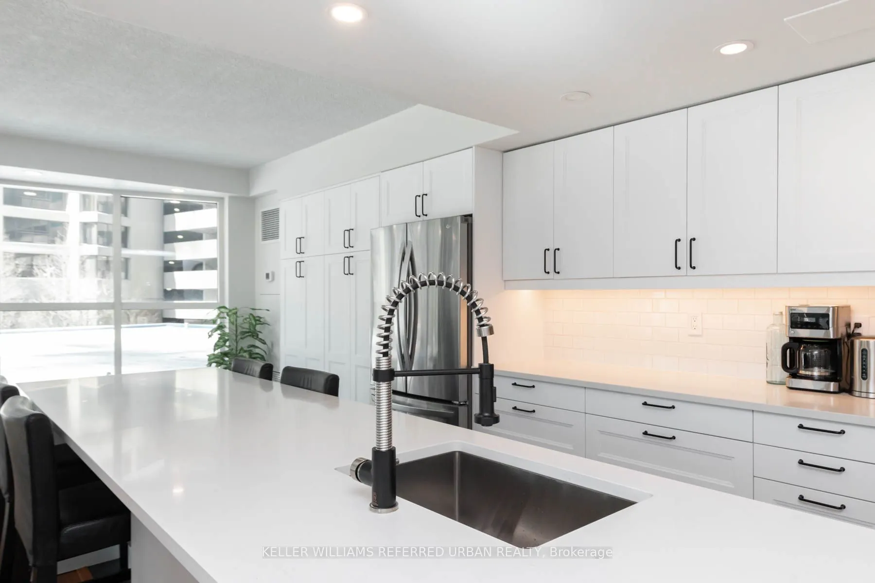 77 Harbour Square, #302