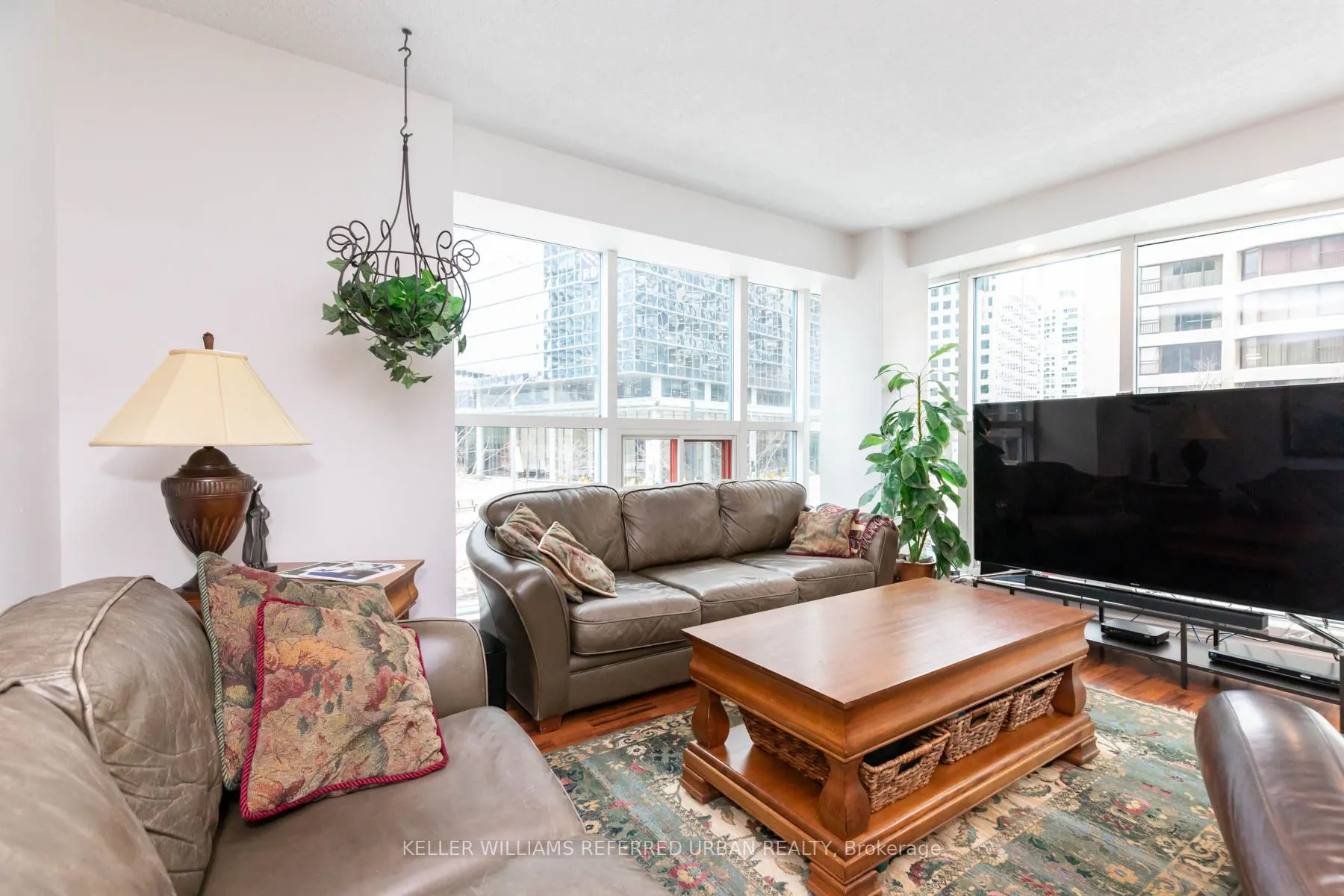 77 Harbour Square, #302