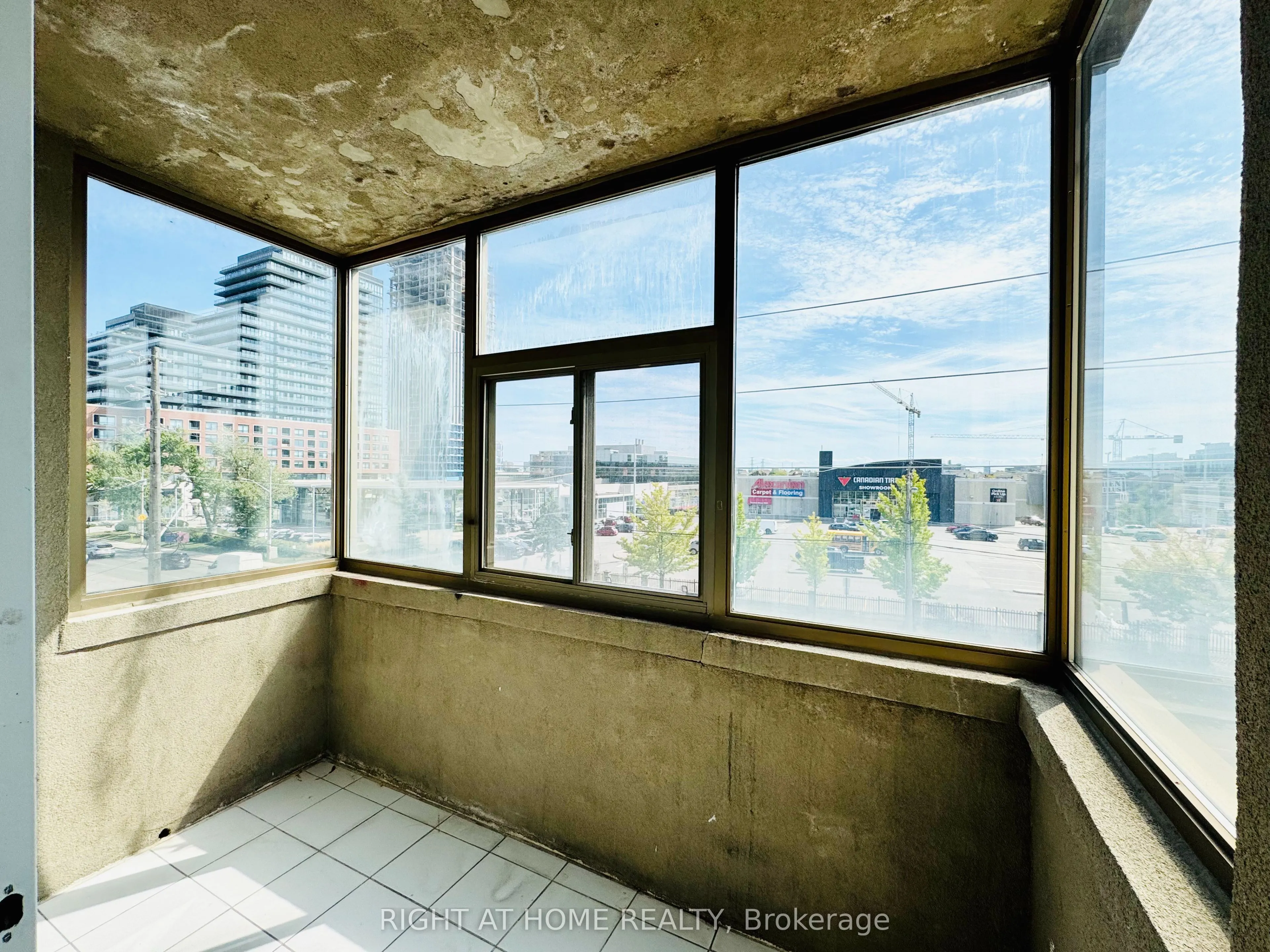 896 Eglinton Avenue E, #302
