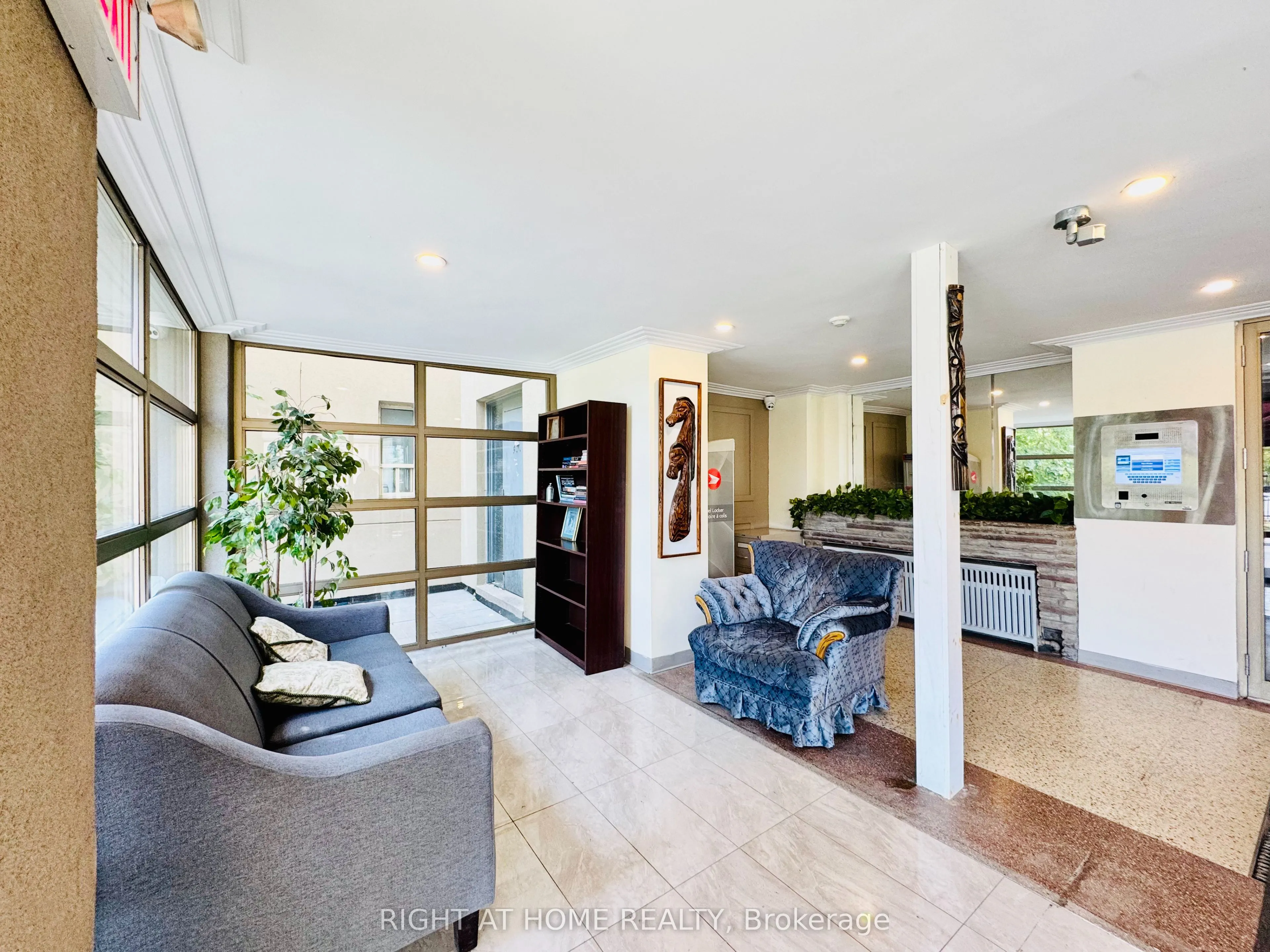 896 Eglinton Avenue E, #302