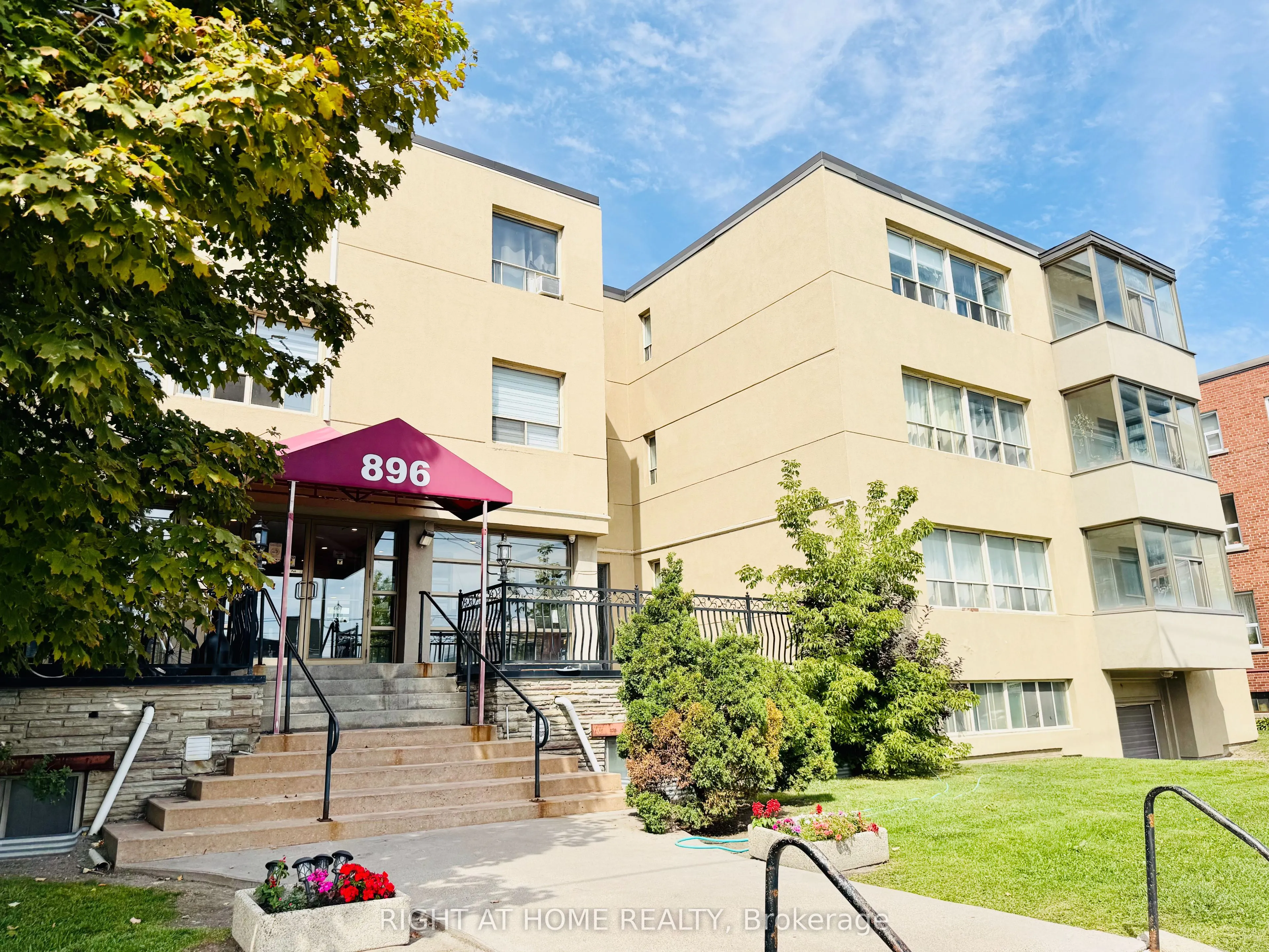 896 Eglinton Avenue E, #302