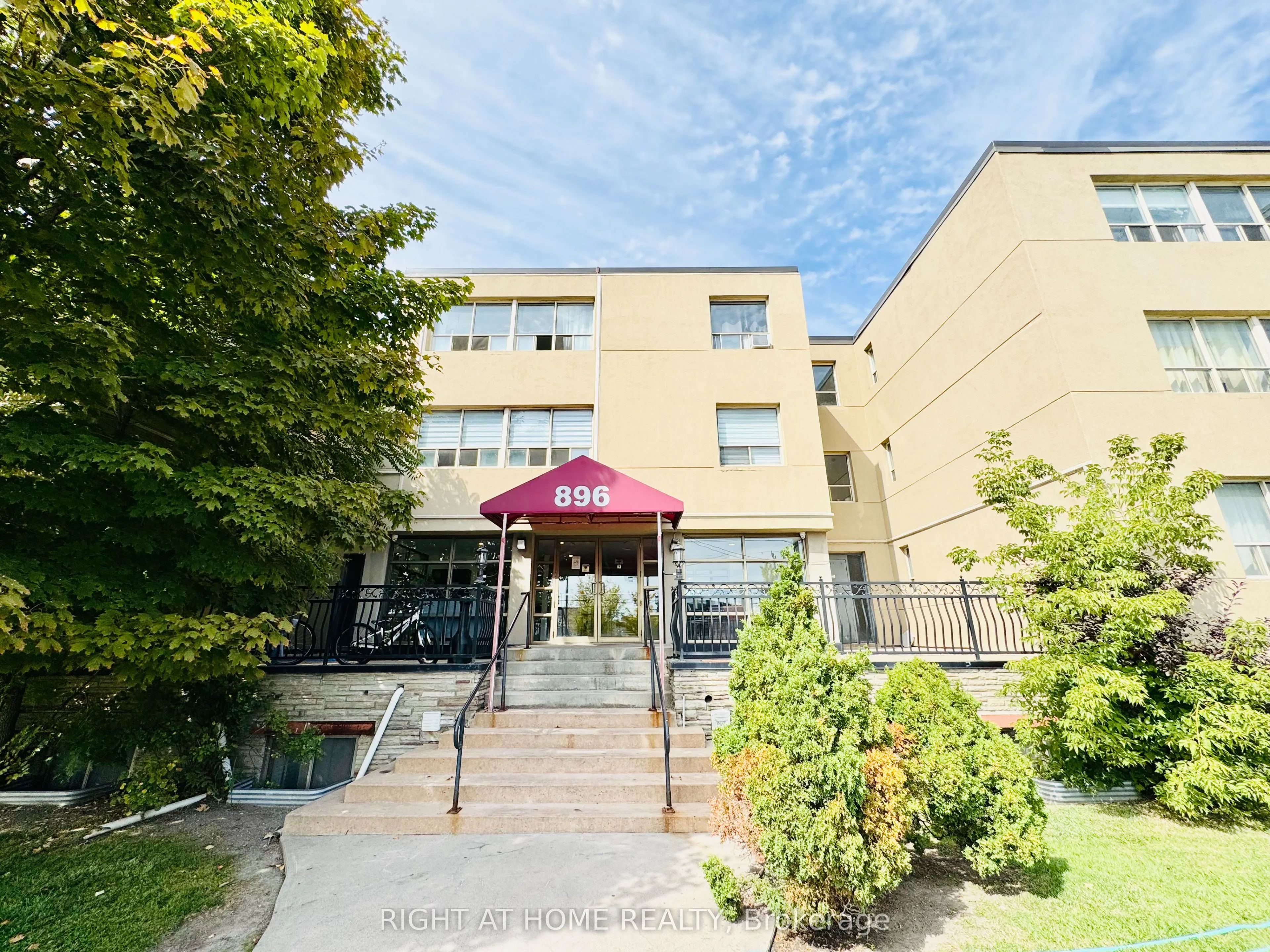 896 Eglinton Avenue E, #302