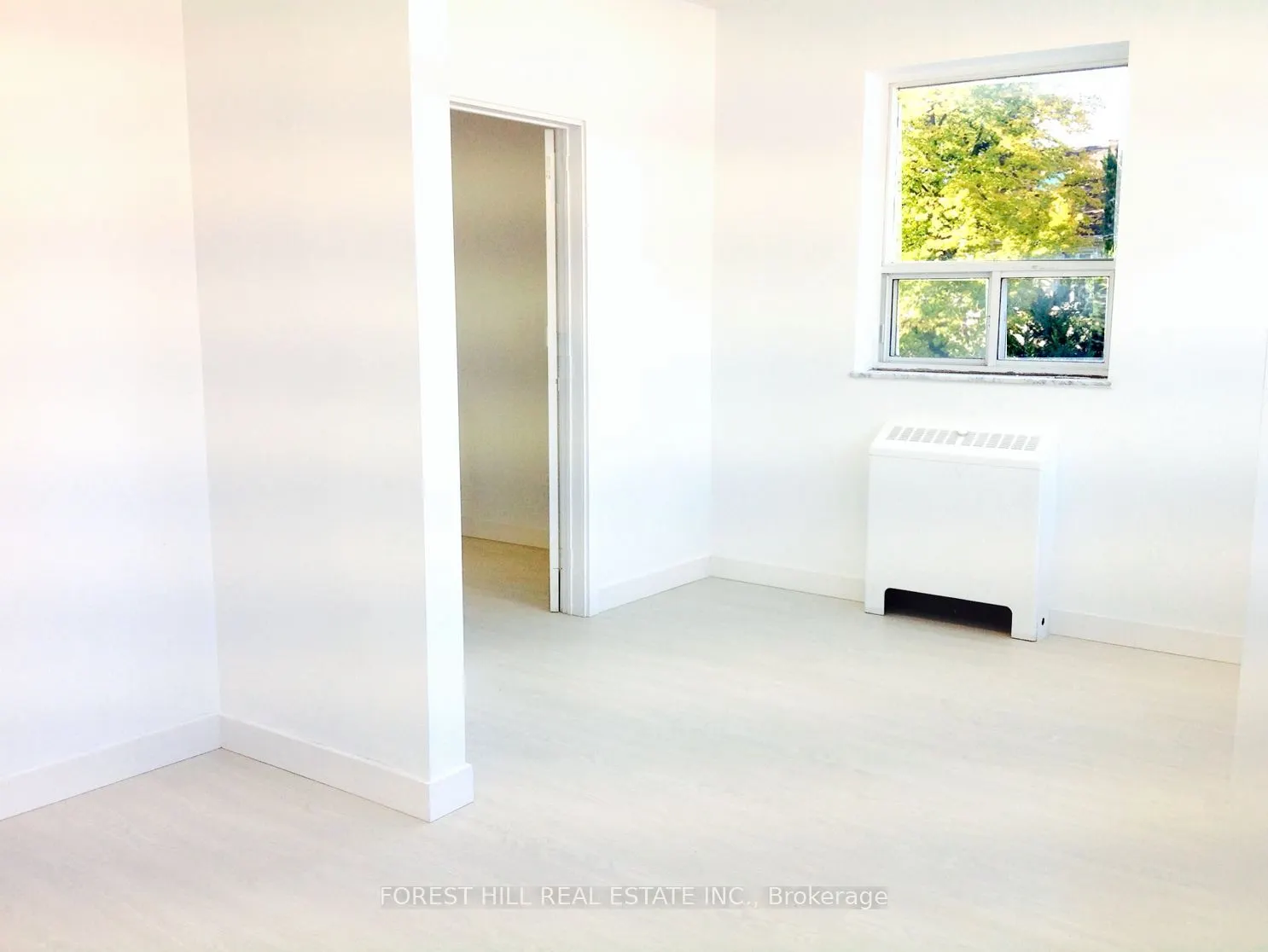 226 Bathurst Street, #250