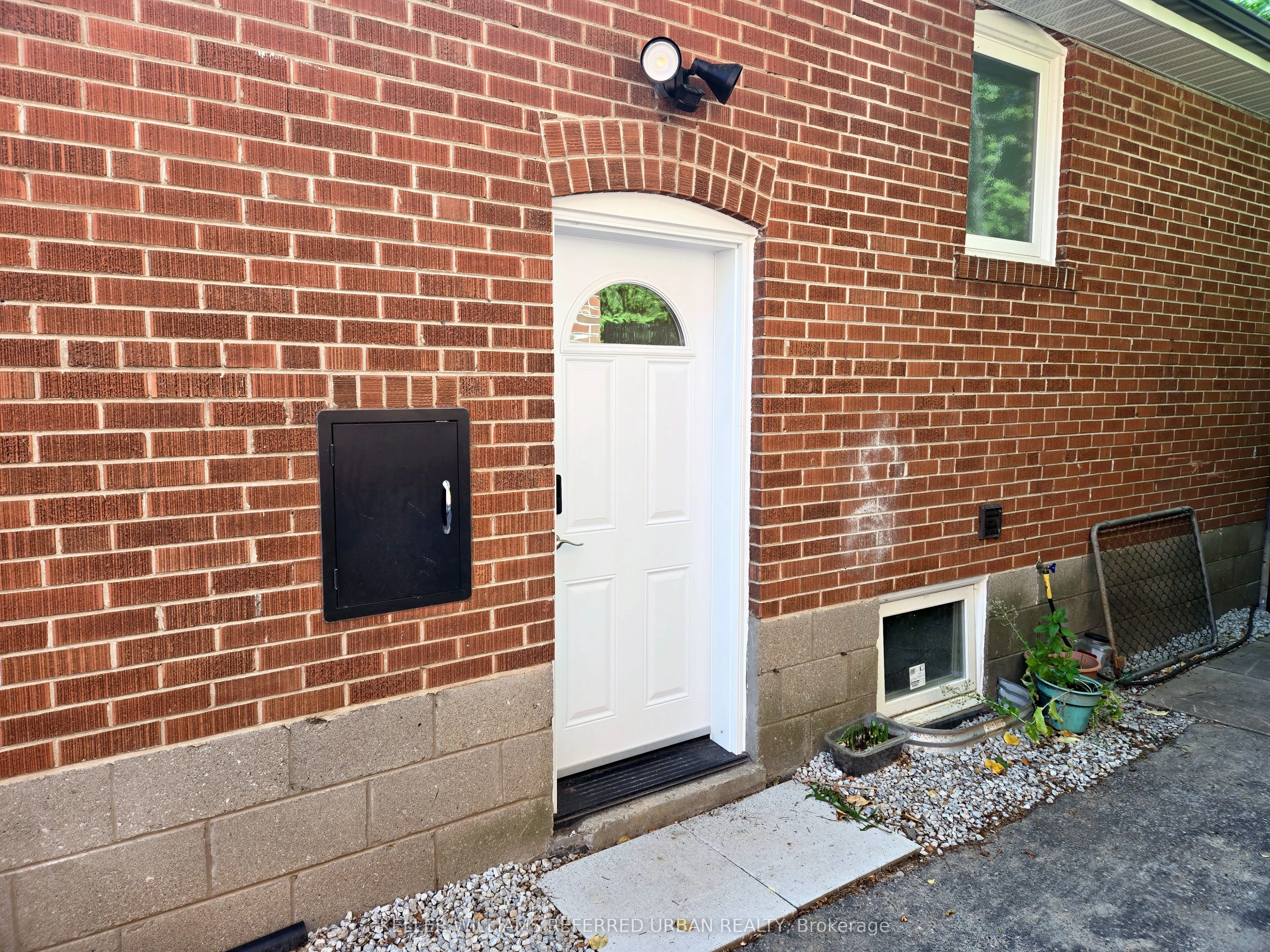 340 Burnett Avenue, #Lower