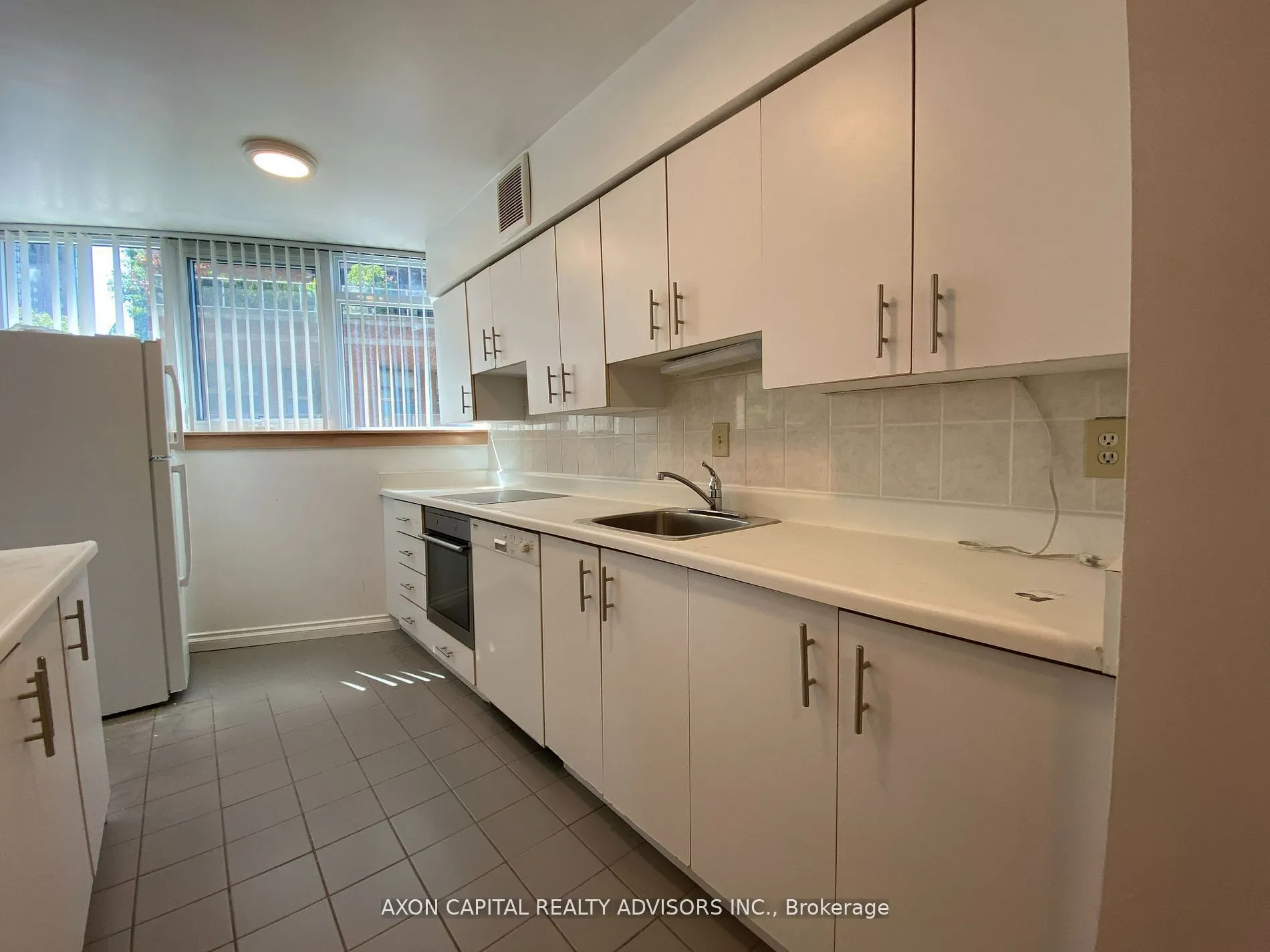 1055 Bay Street, #305