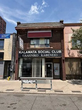 888 St Clair Avenue W