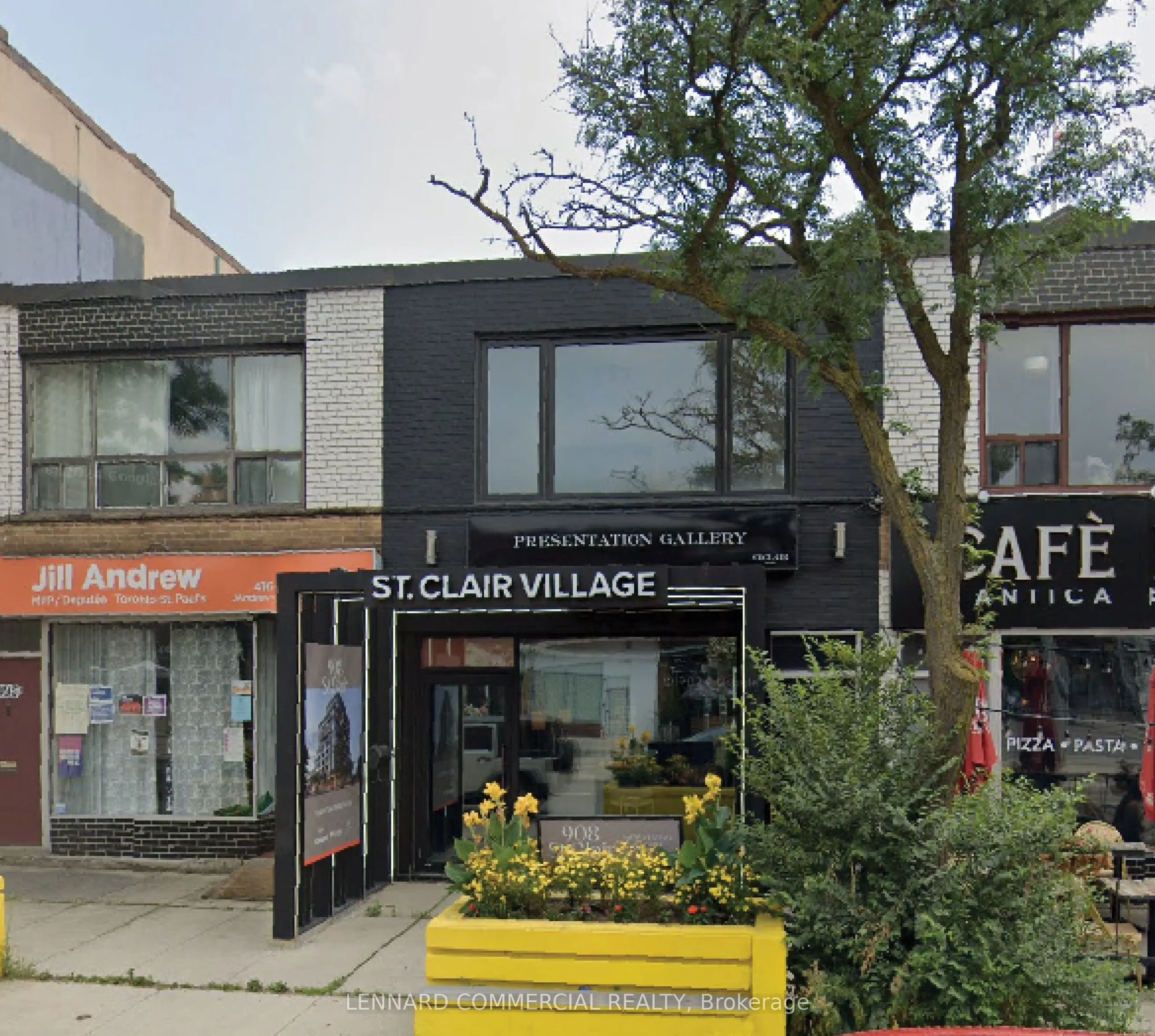 805 St Clair Avenue W