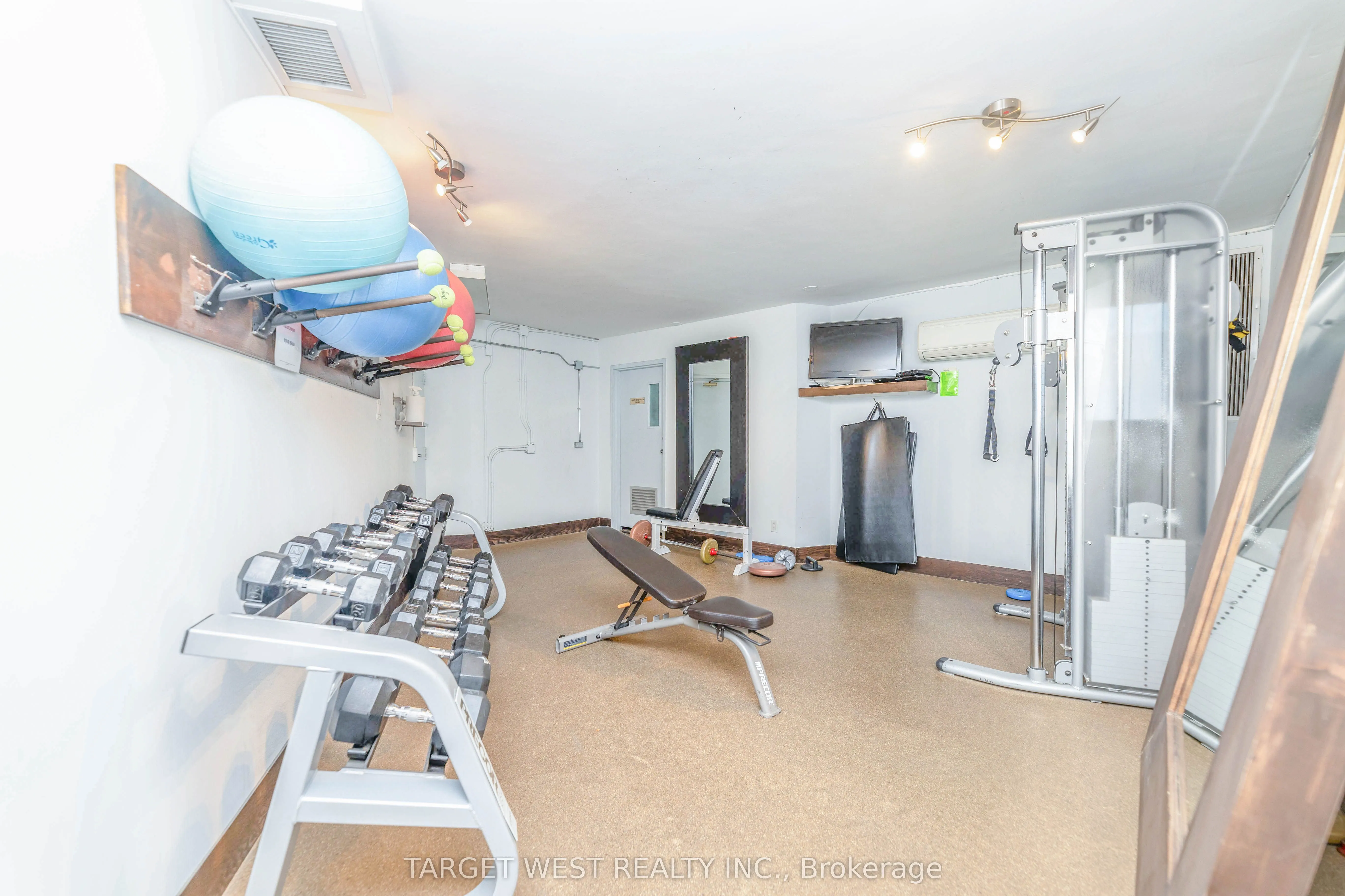 250 Queens Quay W, #1903