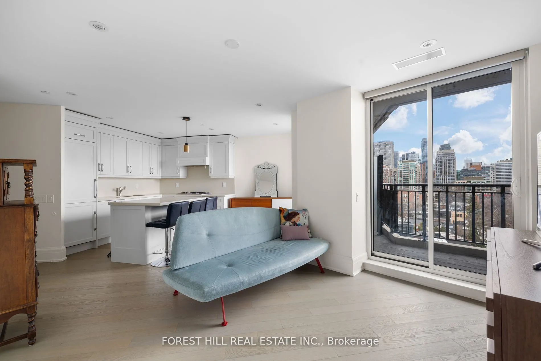 181 Davenport Road, #806