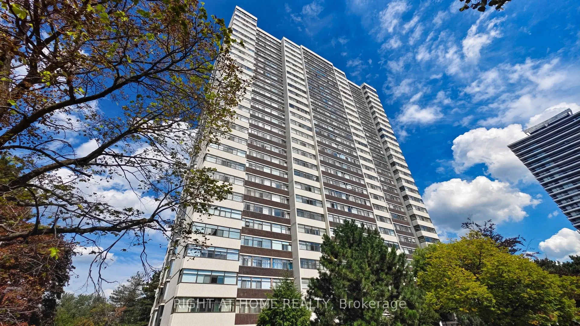 100 Antibes Drive, #2805