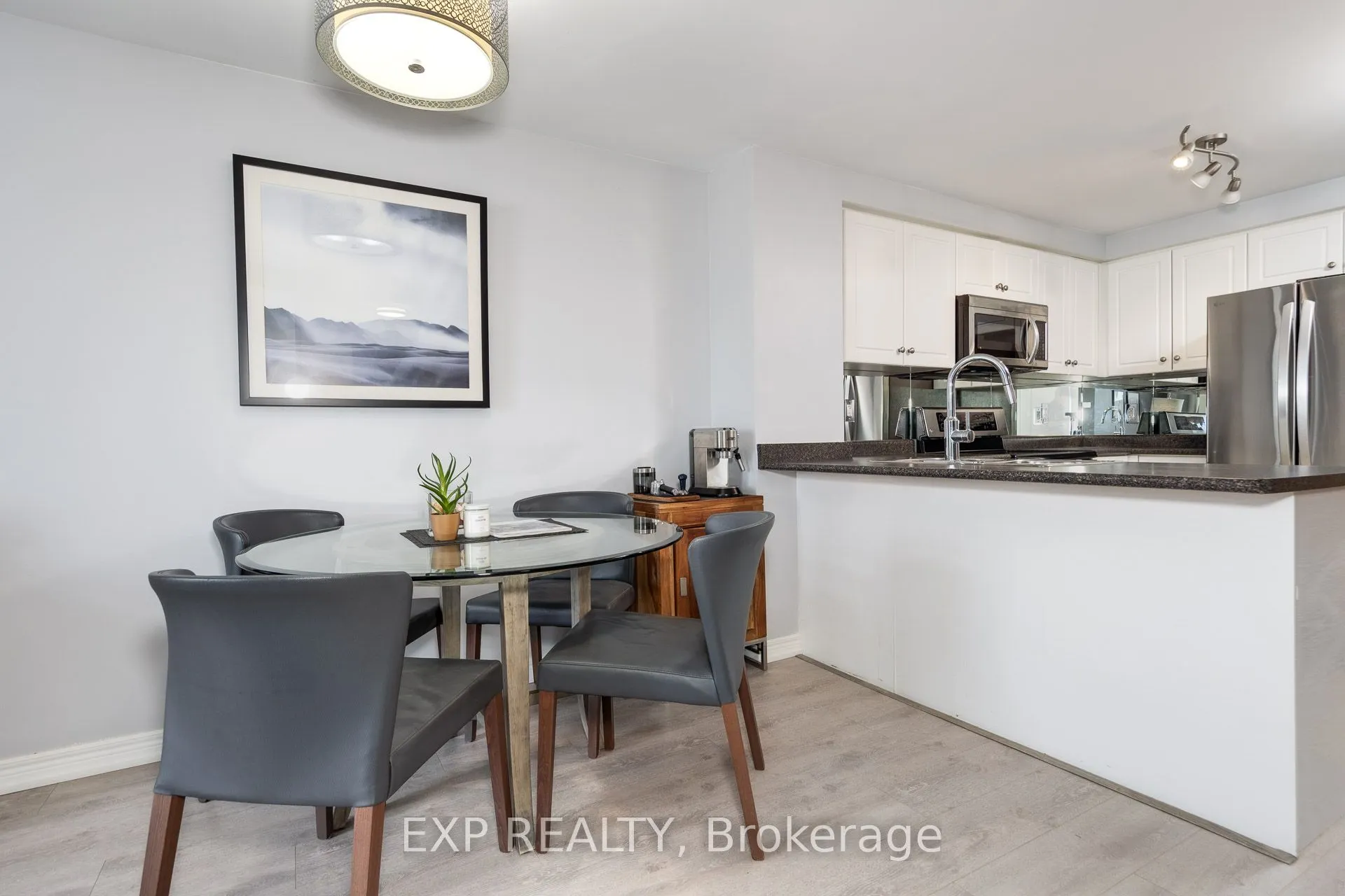 212 Eglinton Avenue E, #1510
