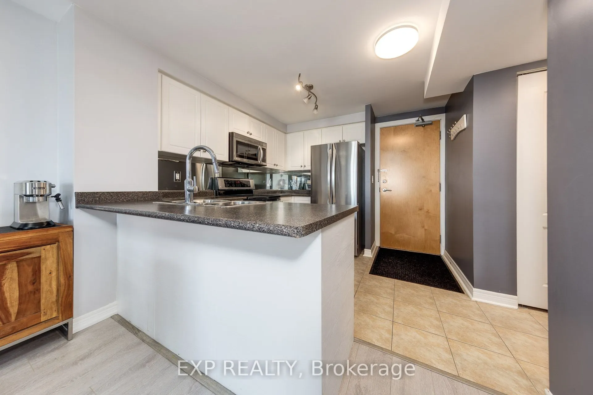 212 Eglinton Avenue E, #1510