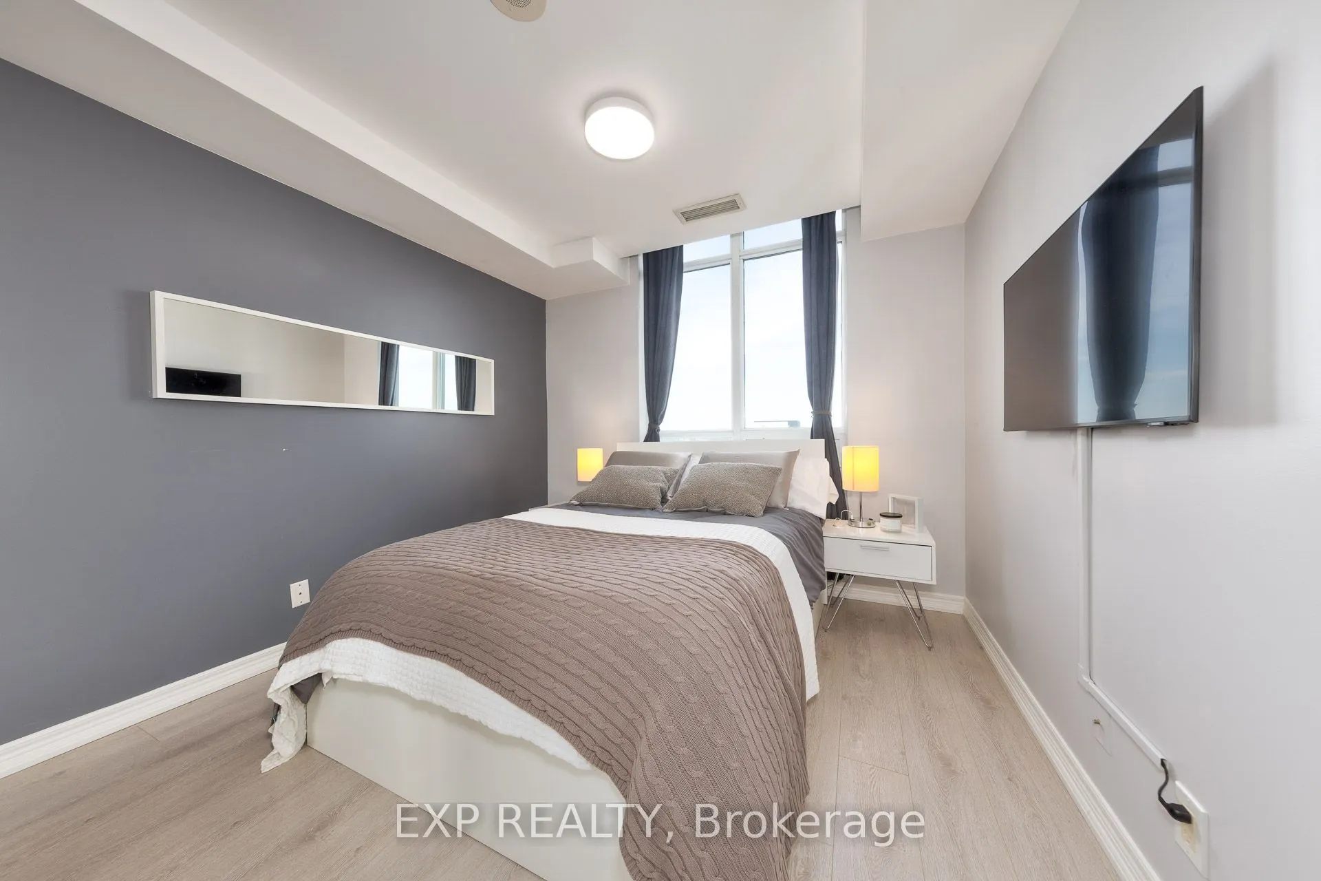 212 Eglinton Avenue E, #1510