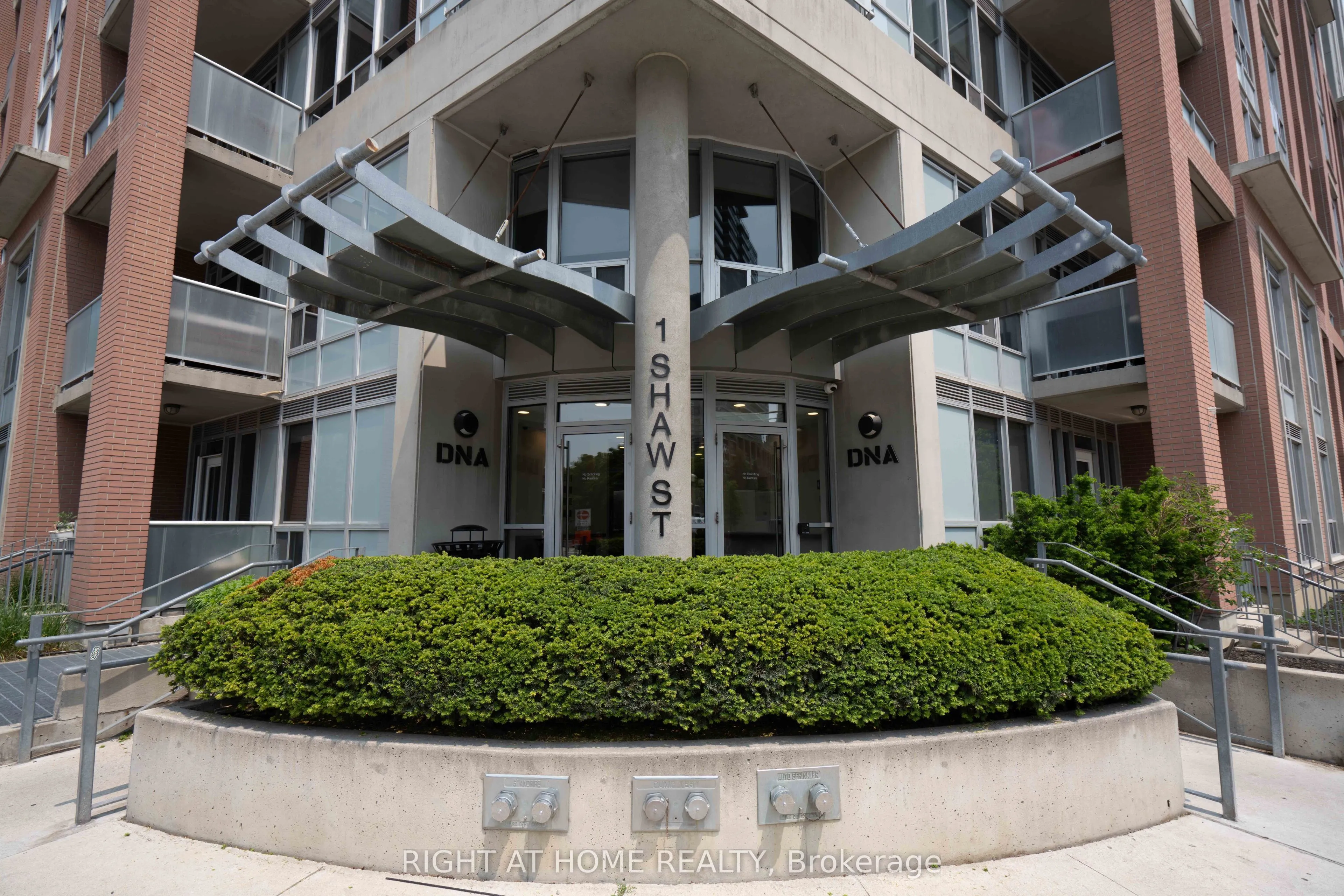 1 Shaw Street, #413