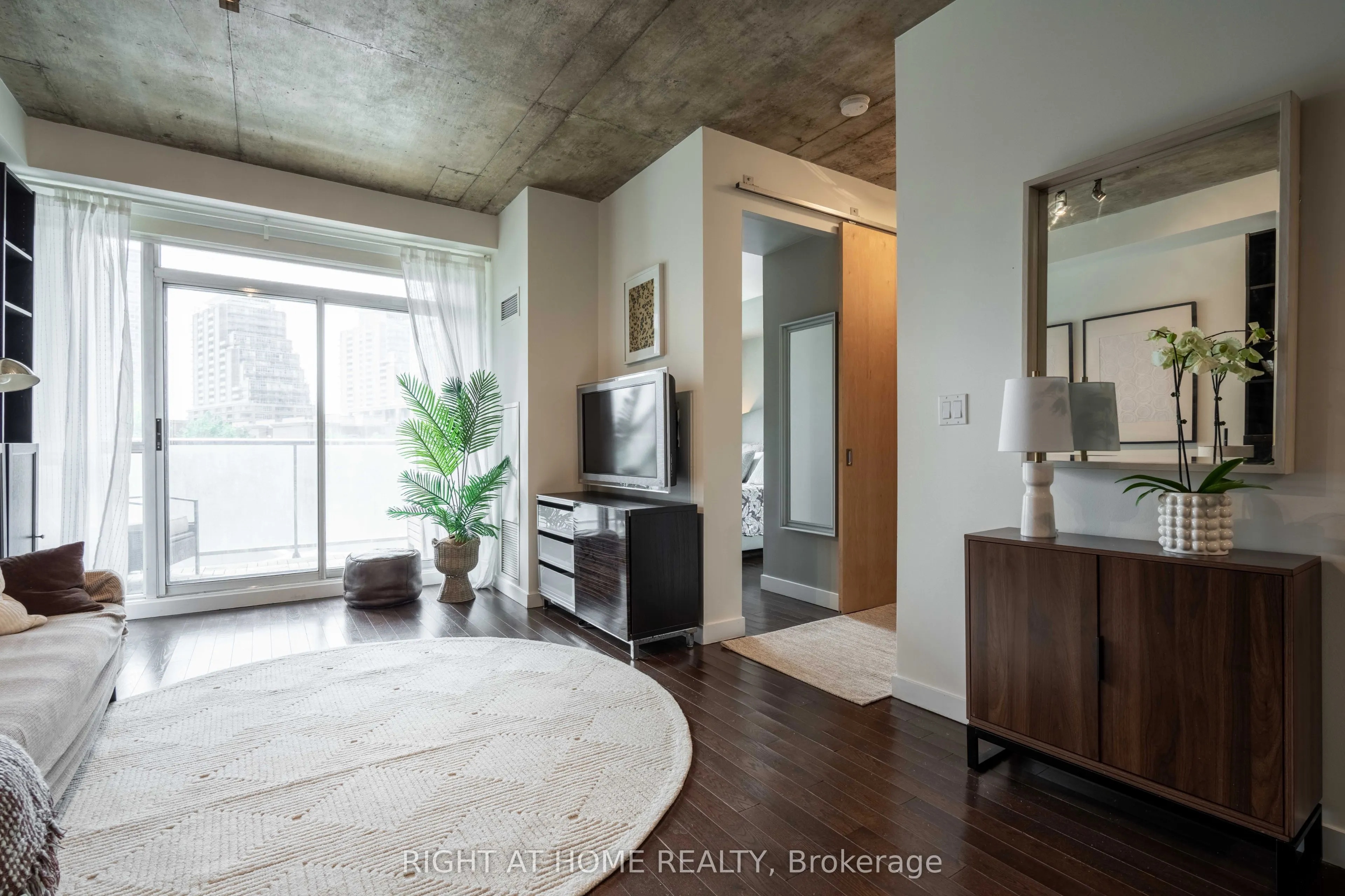 1 Shaw Street, #413