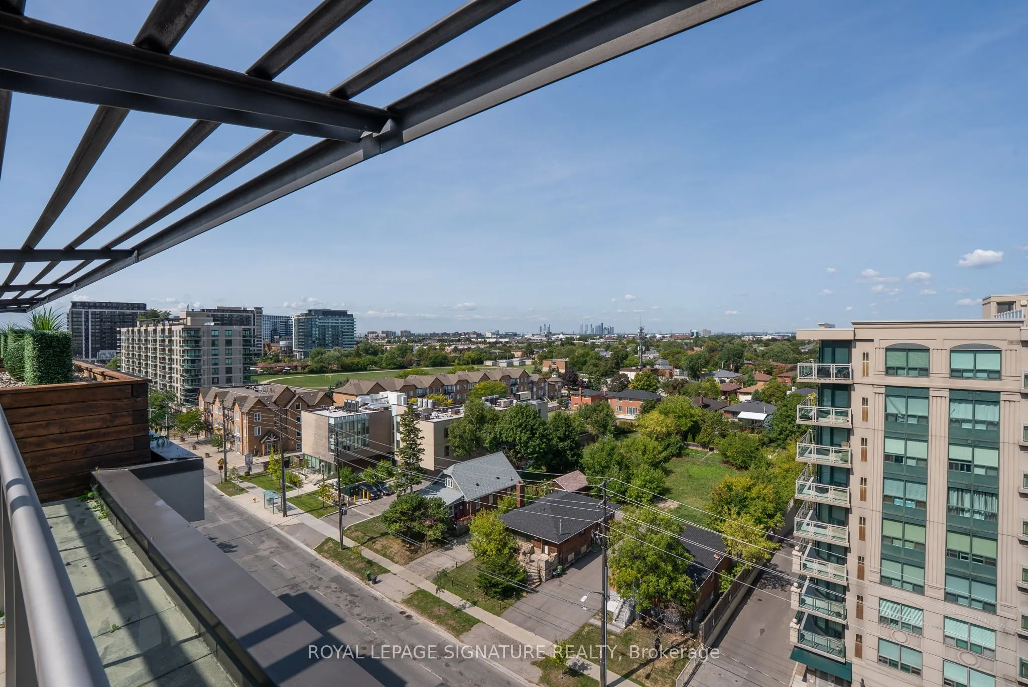 935 Sheppard Avenue W, #402