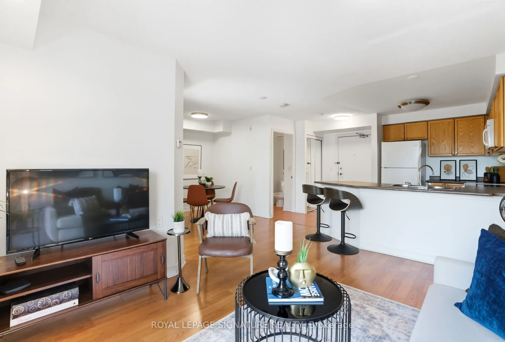 935 Sheppard Avenue W, #402
