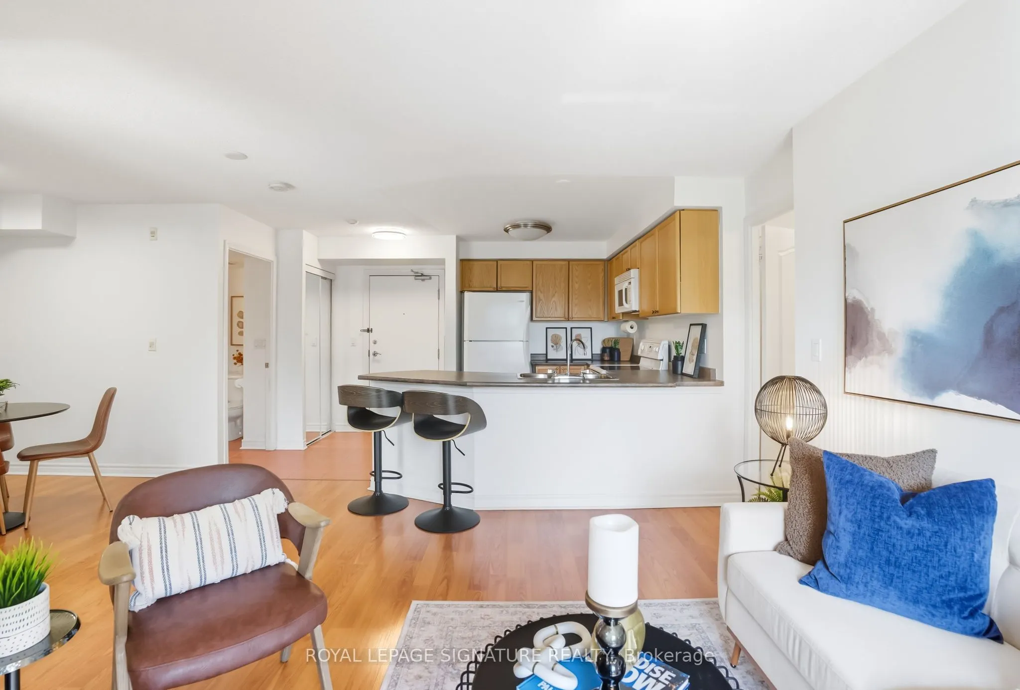 935 Sheppard Avenue W, #402