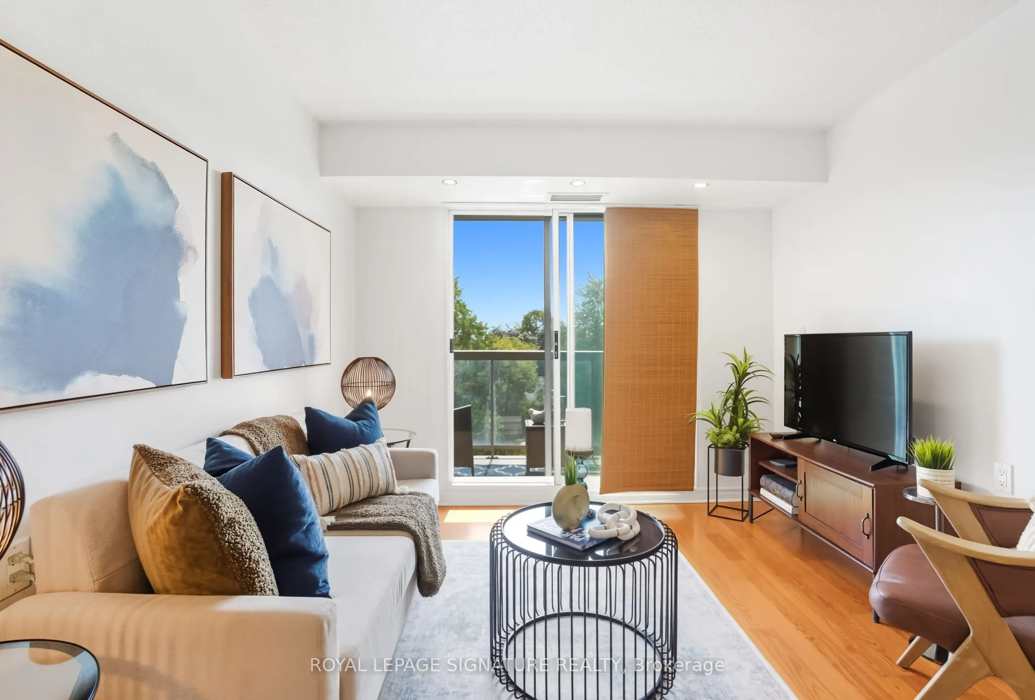 935 Sheppard Avenue W, #402