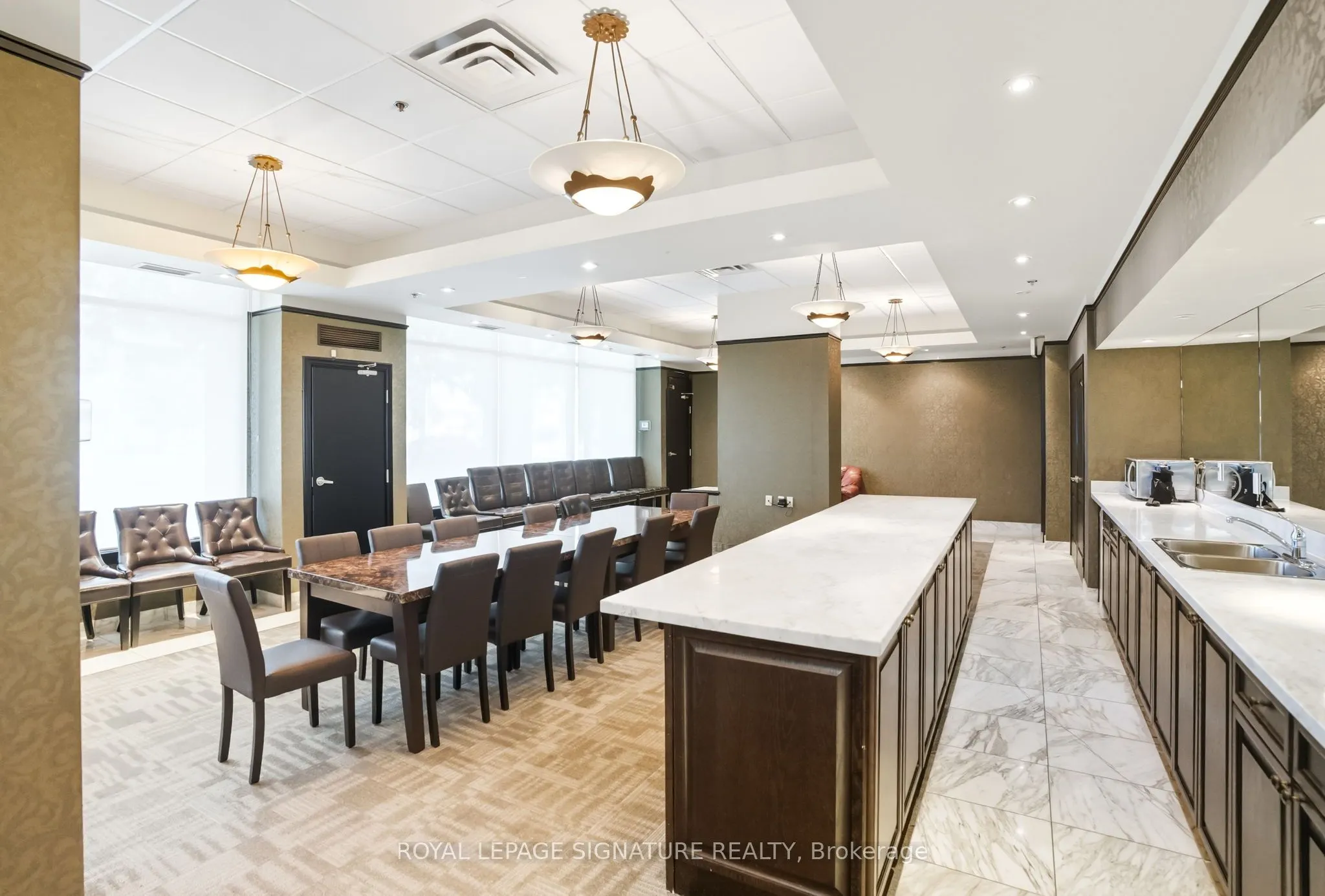 935 Sheppard Avenue W, #402