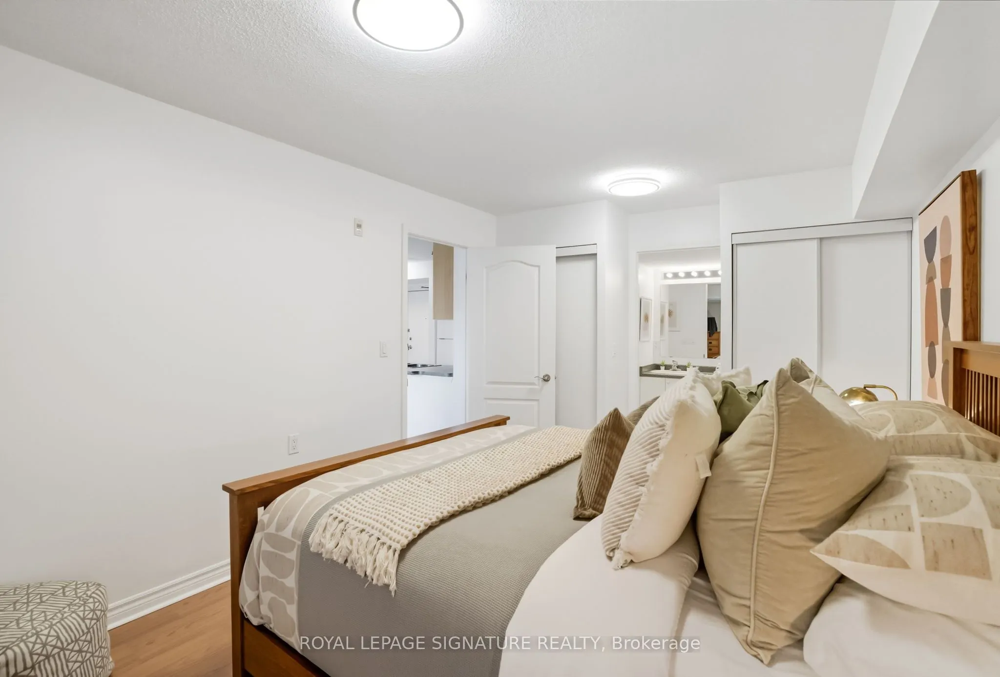 935 Sheppard Avenue W, #402
