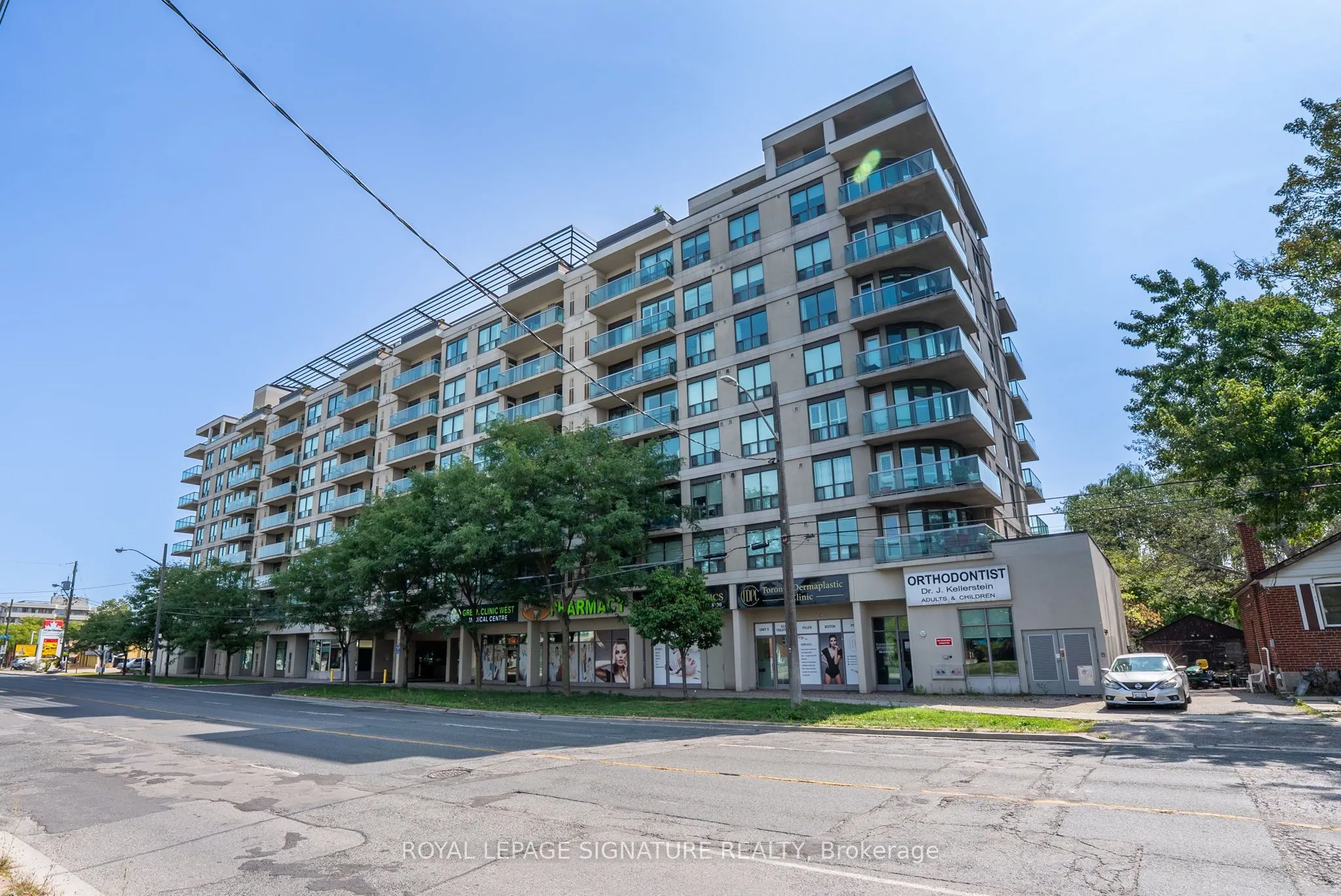 935 Sheppard Avenue W, #402