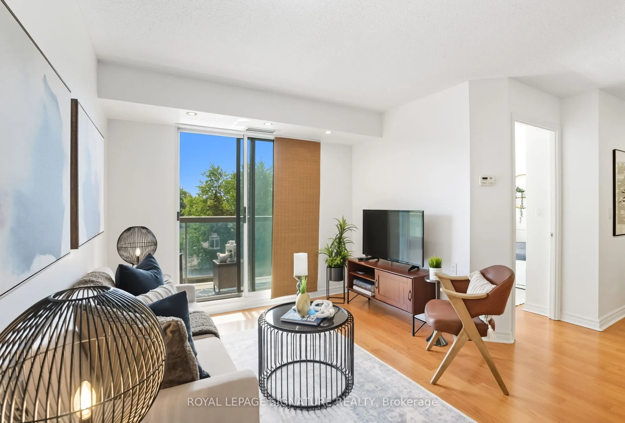 935 Sheppard Avenue W, #402