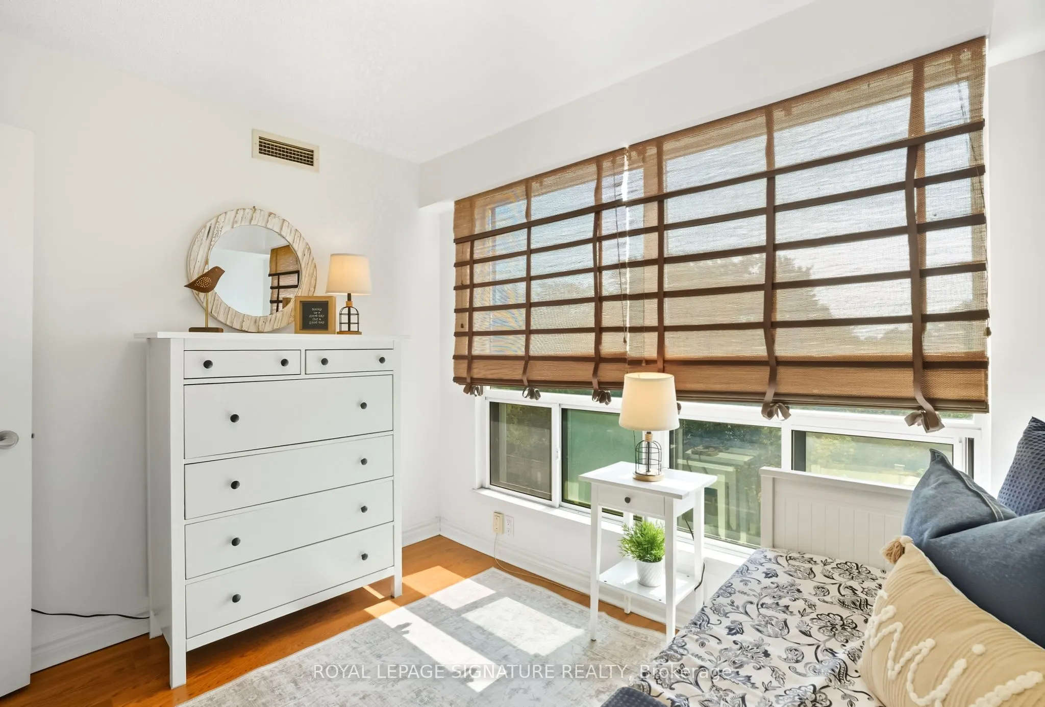 935 Sheppard Avenue W, #402