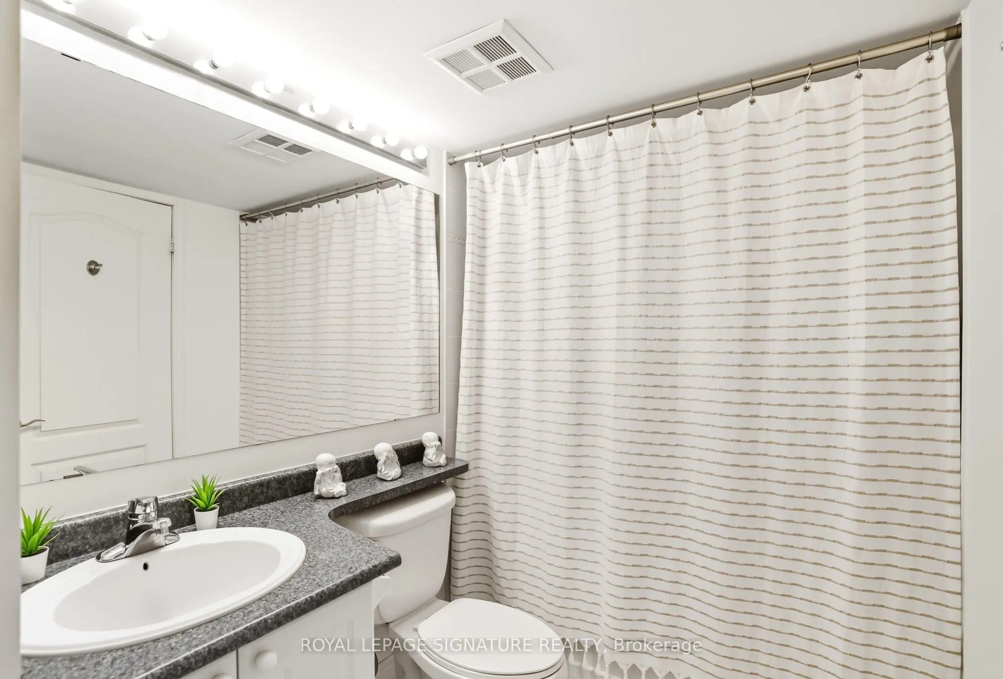 935 Sheppard Avenue W, #402