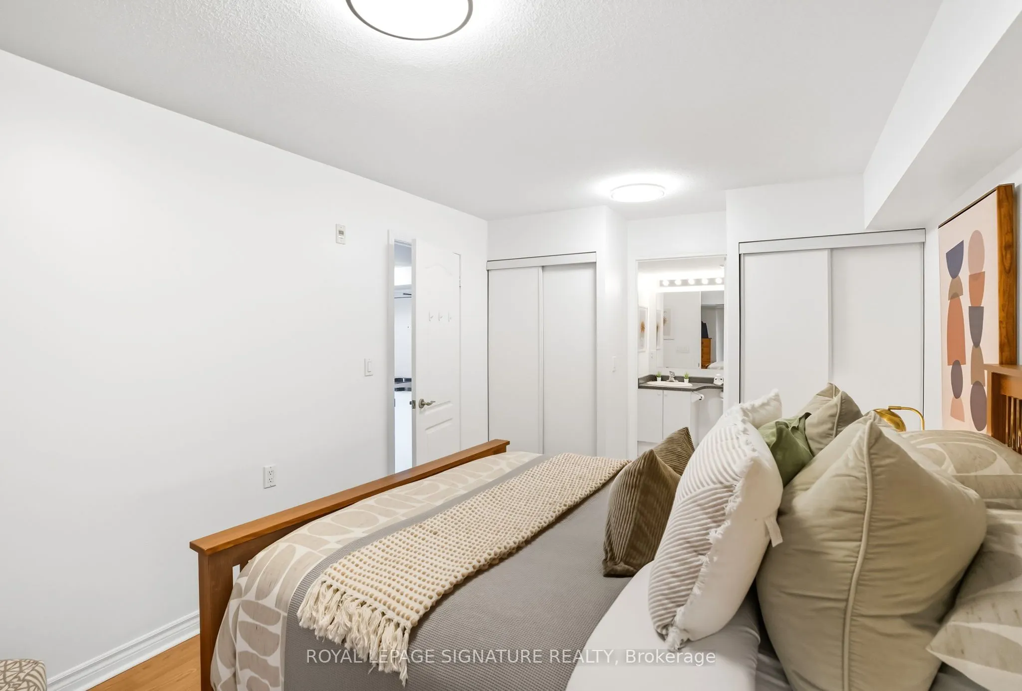 935 Sheppard Avenue W, #402